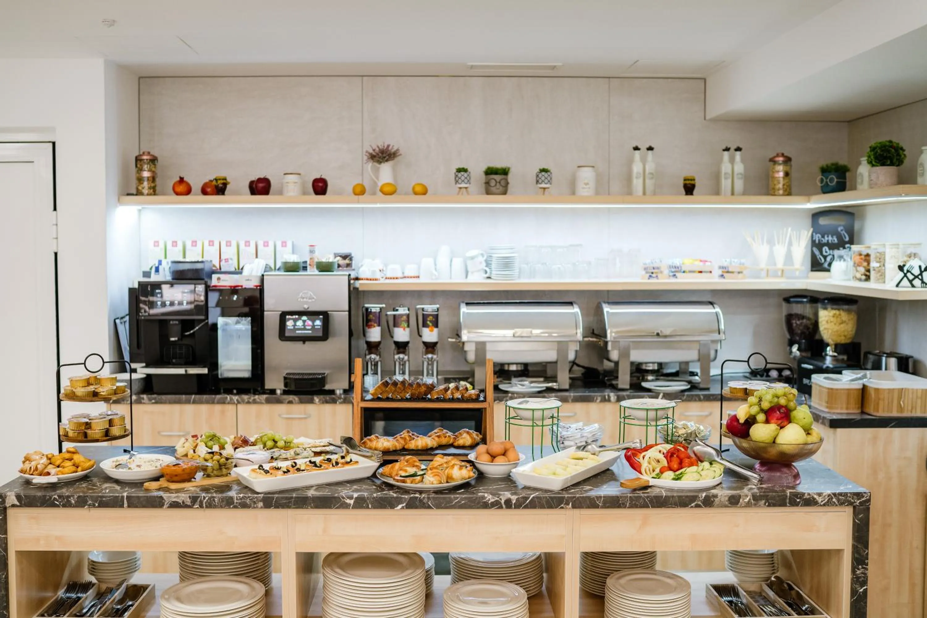 Restaurant/places to eat in Hotel YVY