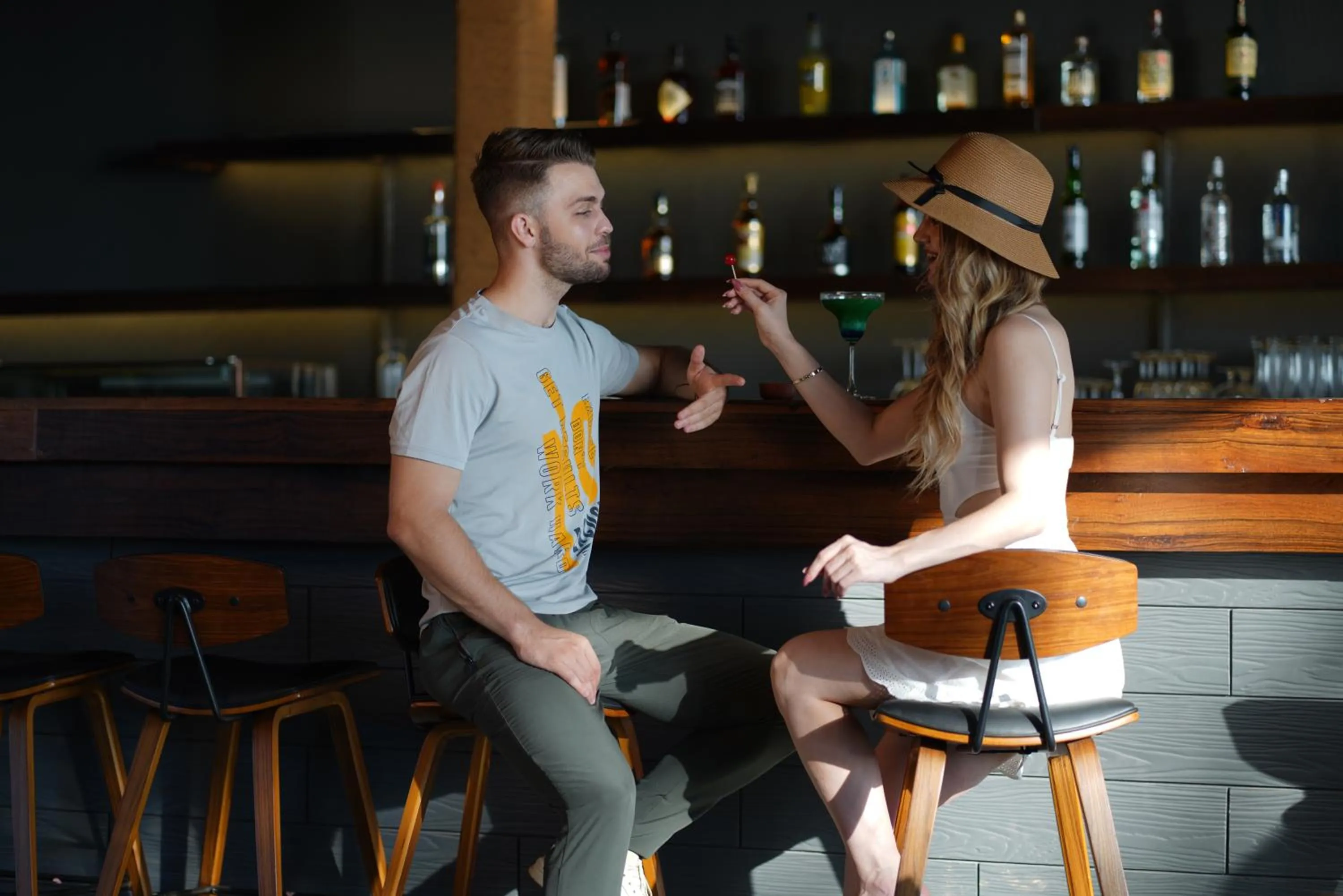 Restaurant/places to eat in Red Thread Morjim