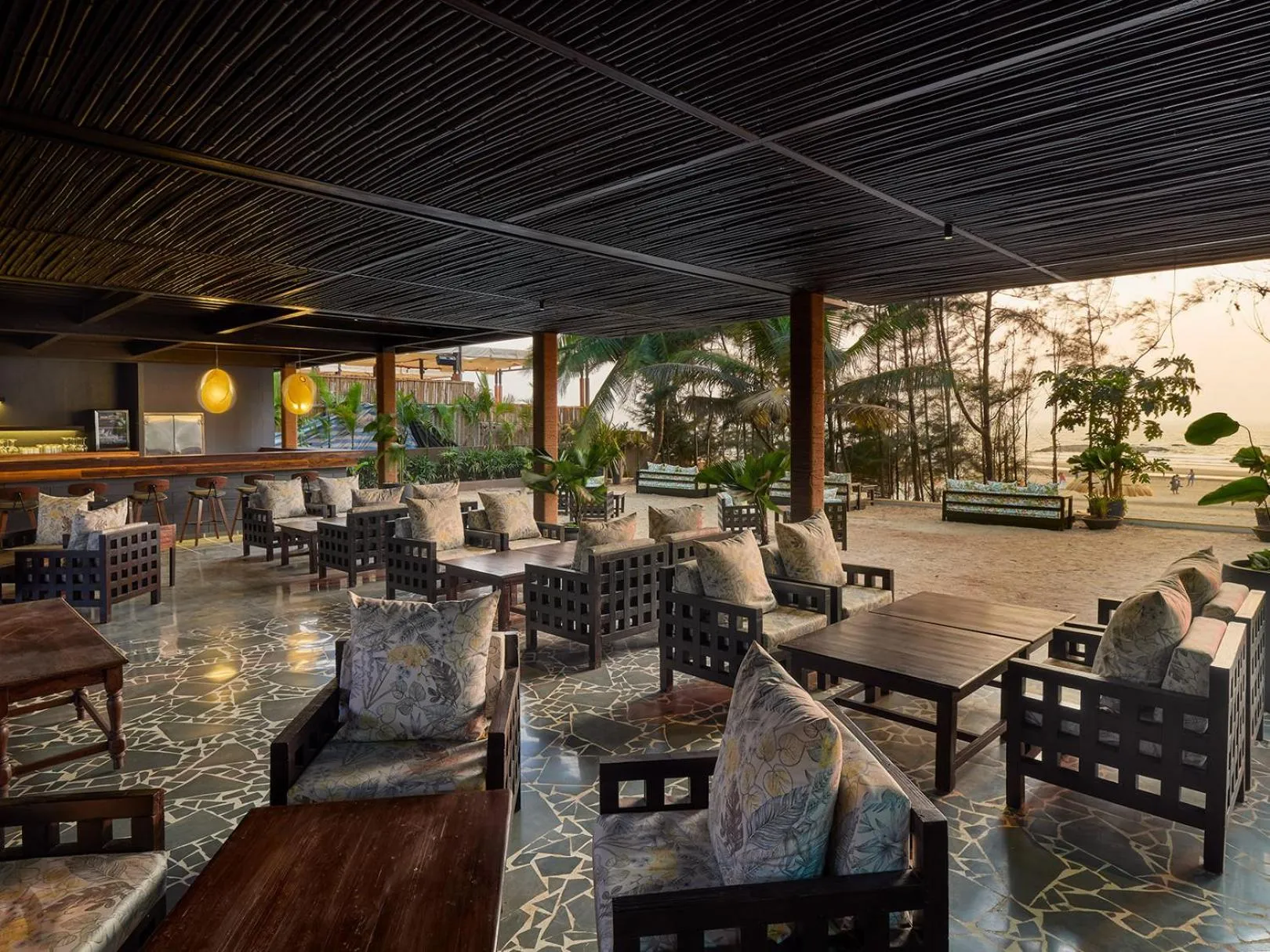 Restaurant/places to eat in Red Thread Morjim