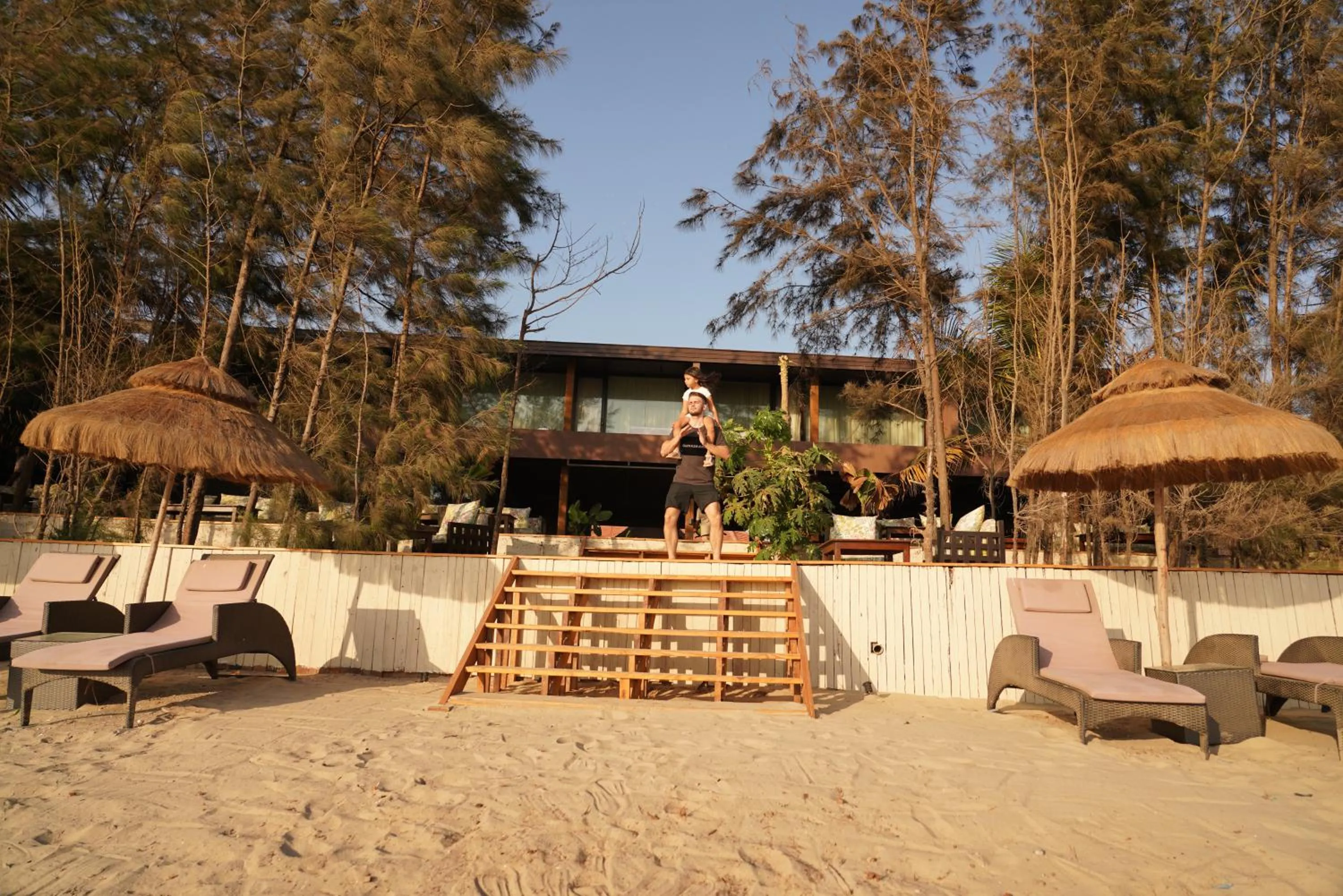 Beach in Red Thread Morjim