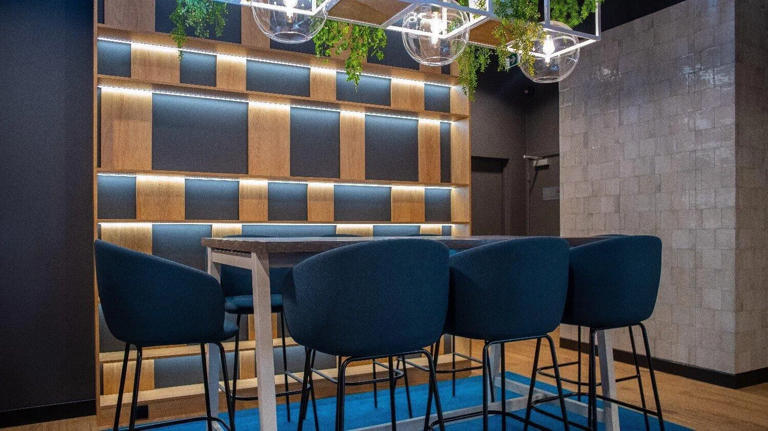 Lounge or bar in B&B HOTEL Kielce Centrum