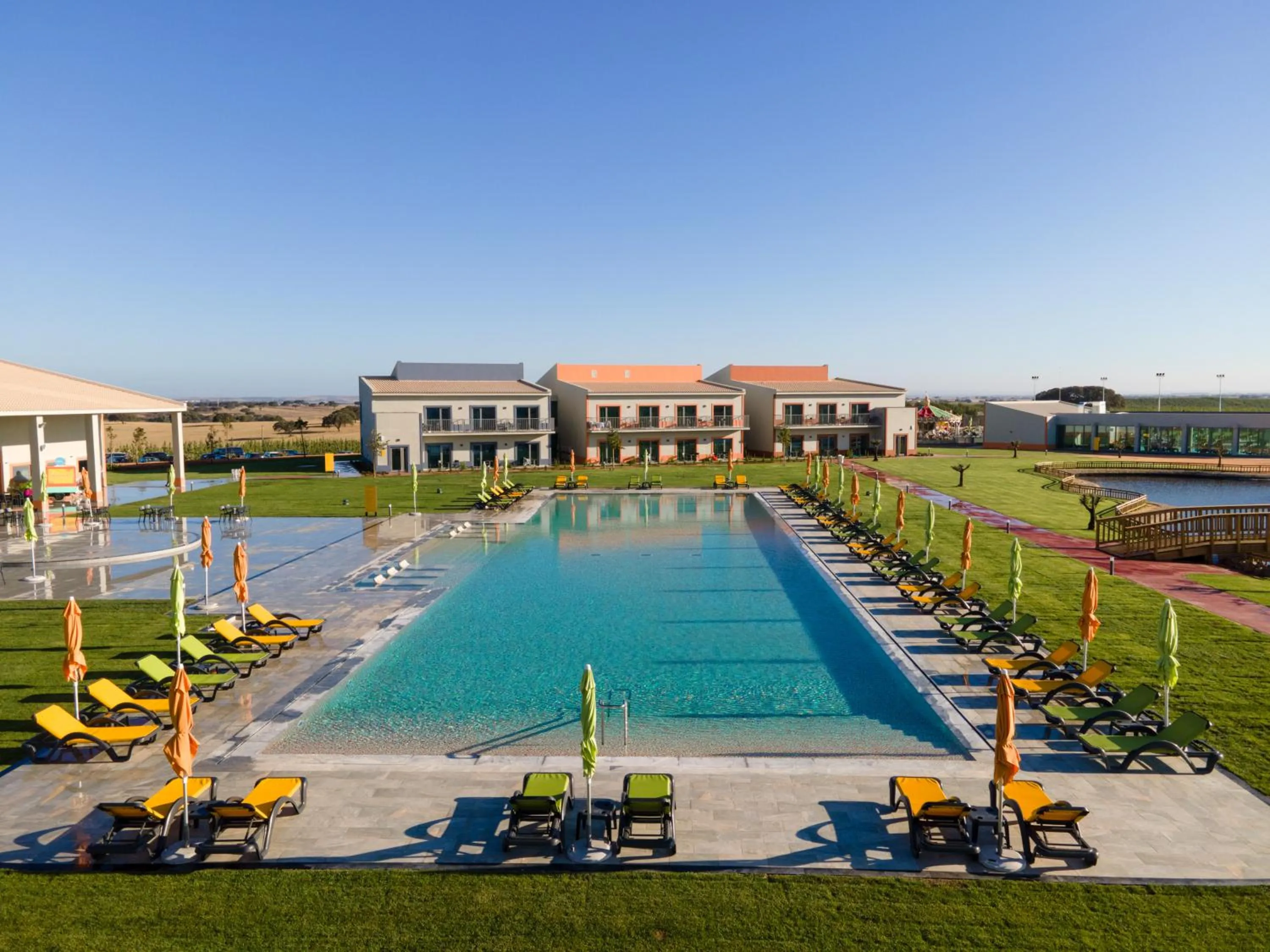 Swimming pool in Vila Gale Nep Kids