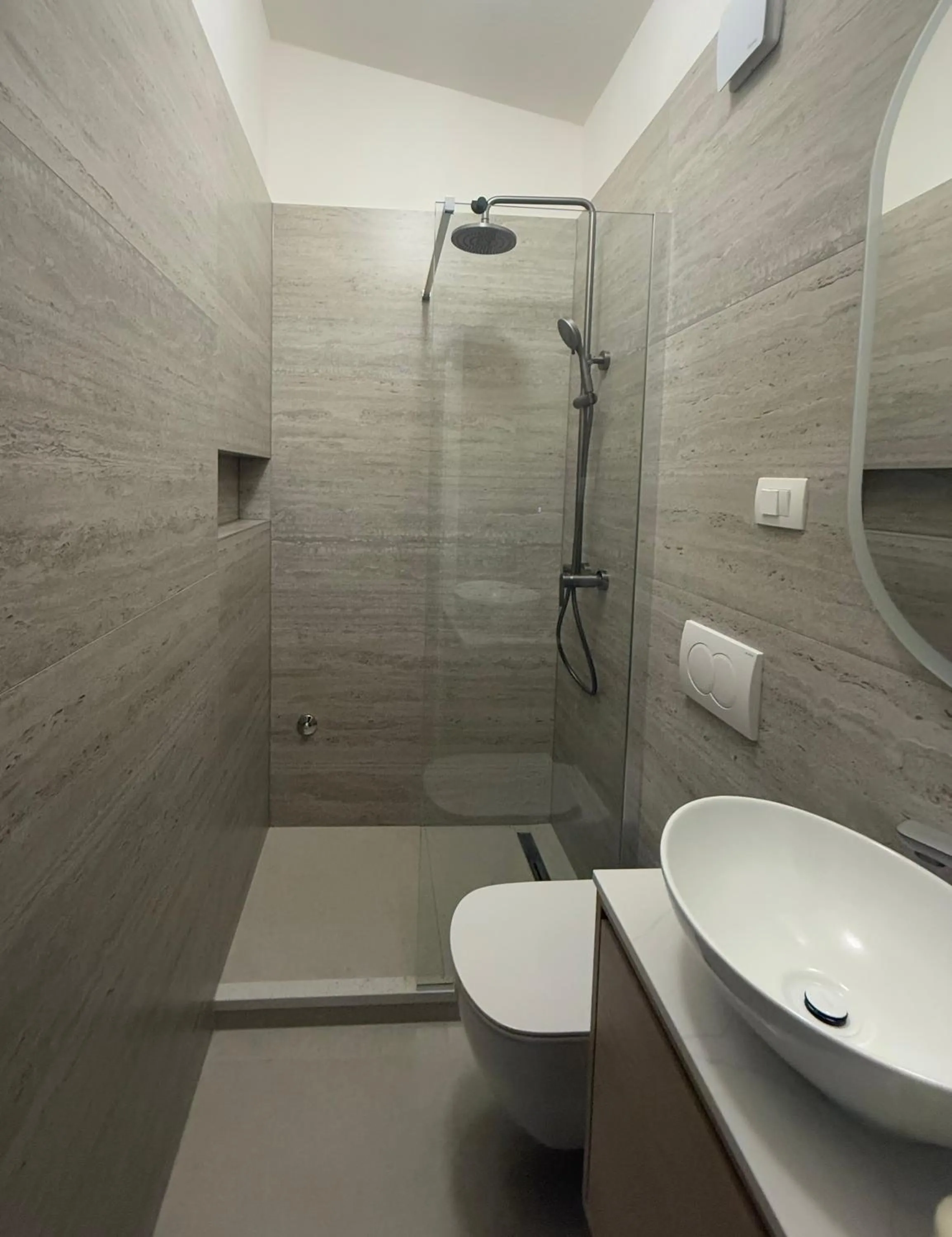 Toilet in Apartment Vrle