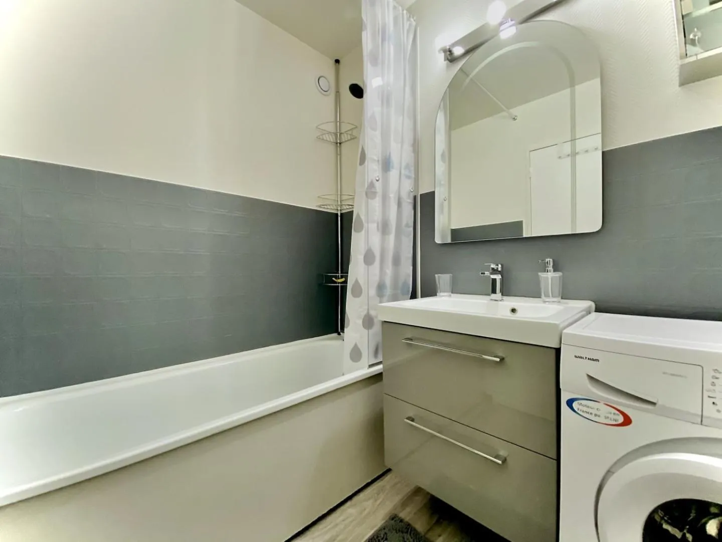 Bathroom in Appartement T3 de Standing en Centre-Ville