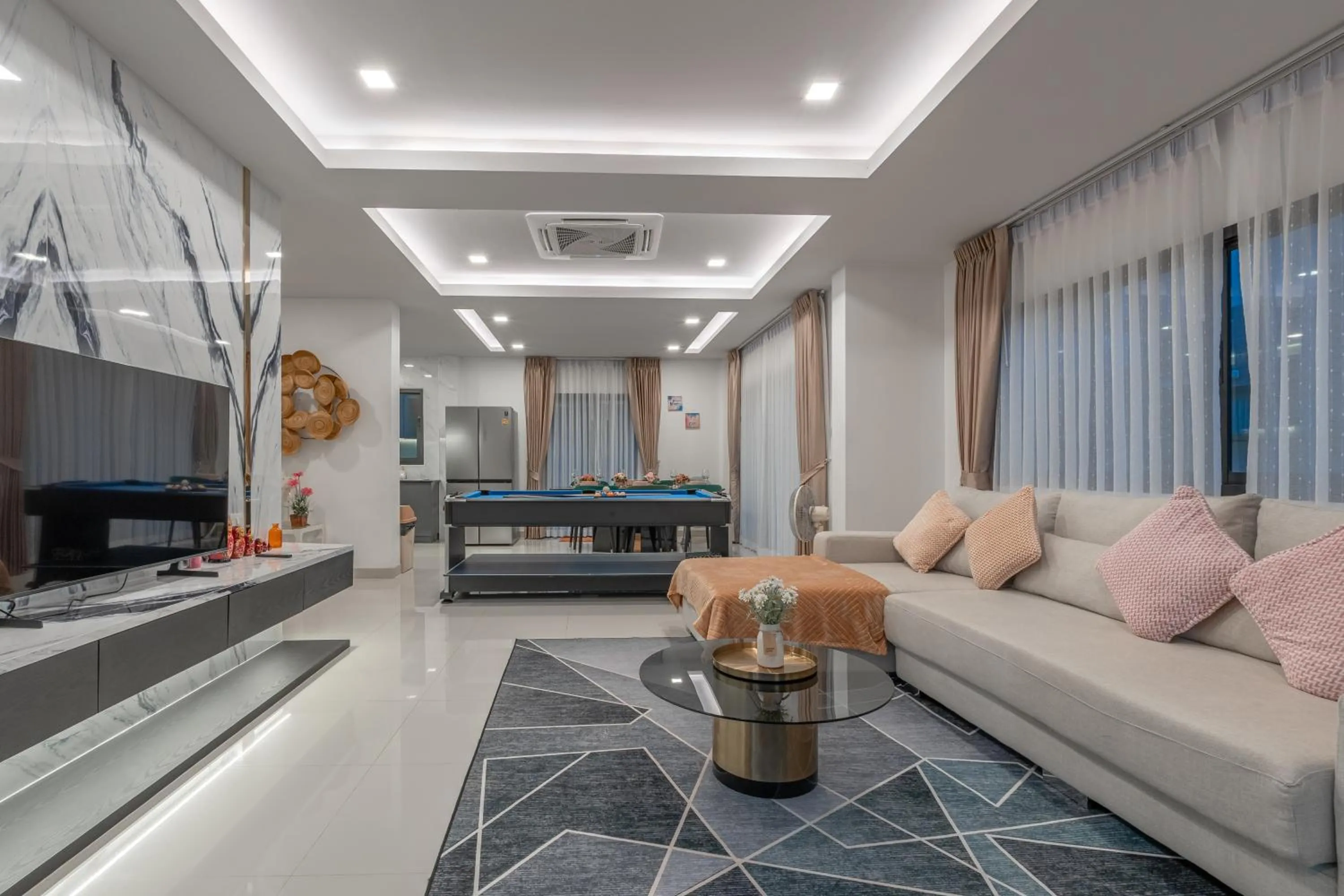 Communal lounge/ TV room in Southern Peak Pool Villa Huay Yai Pattaya