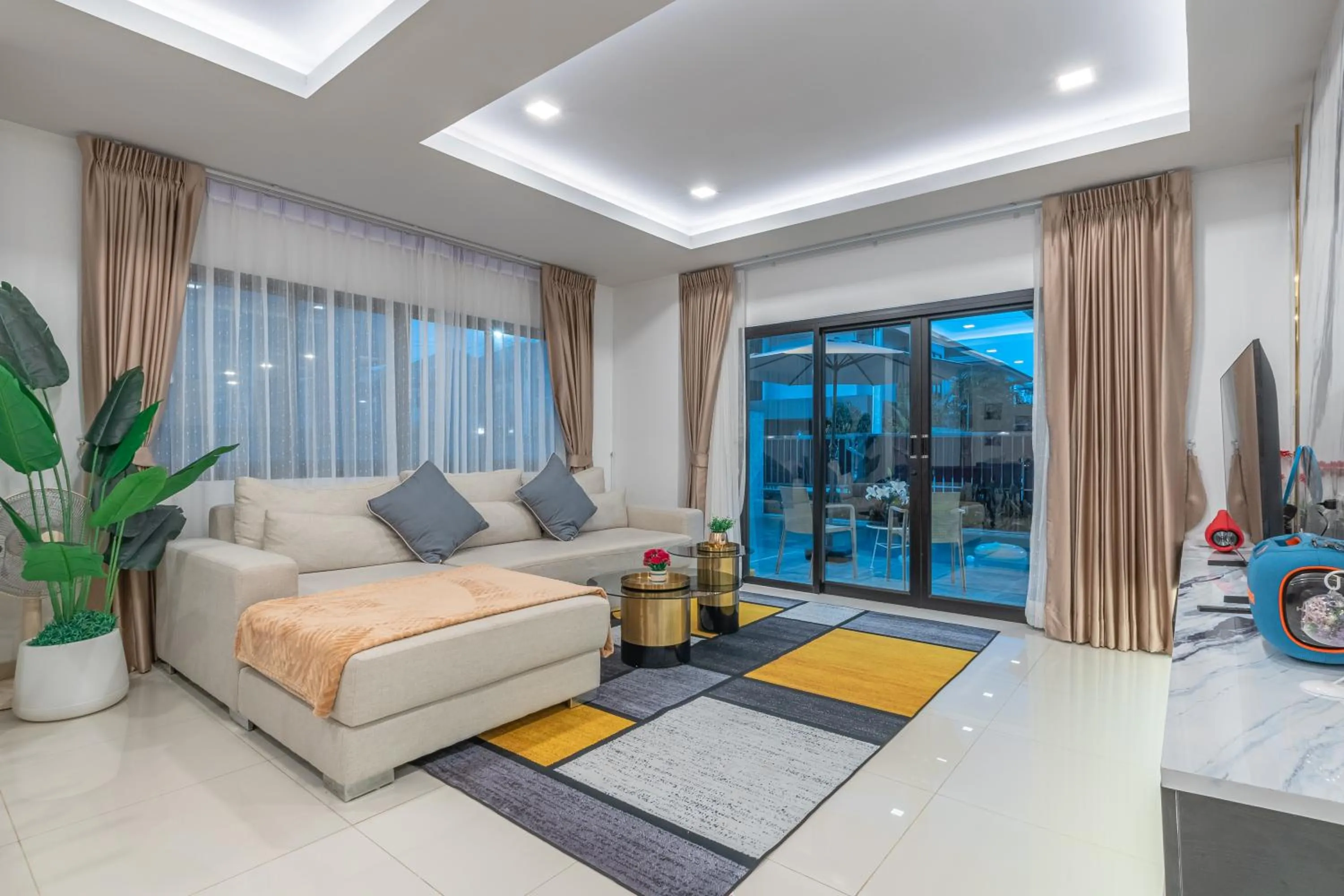Living room, Bed in Southern Peak Pool Villa Huay Yai Pattaya