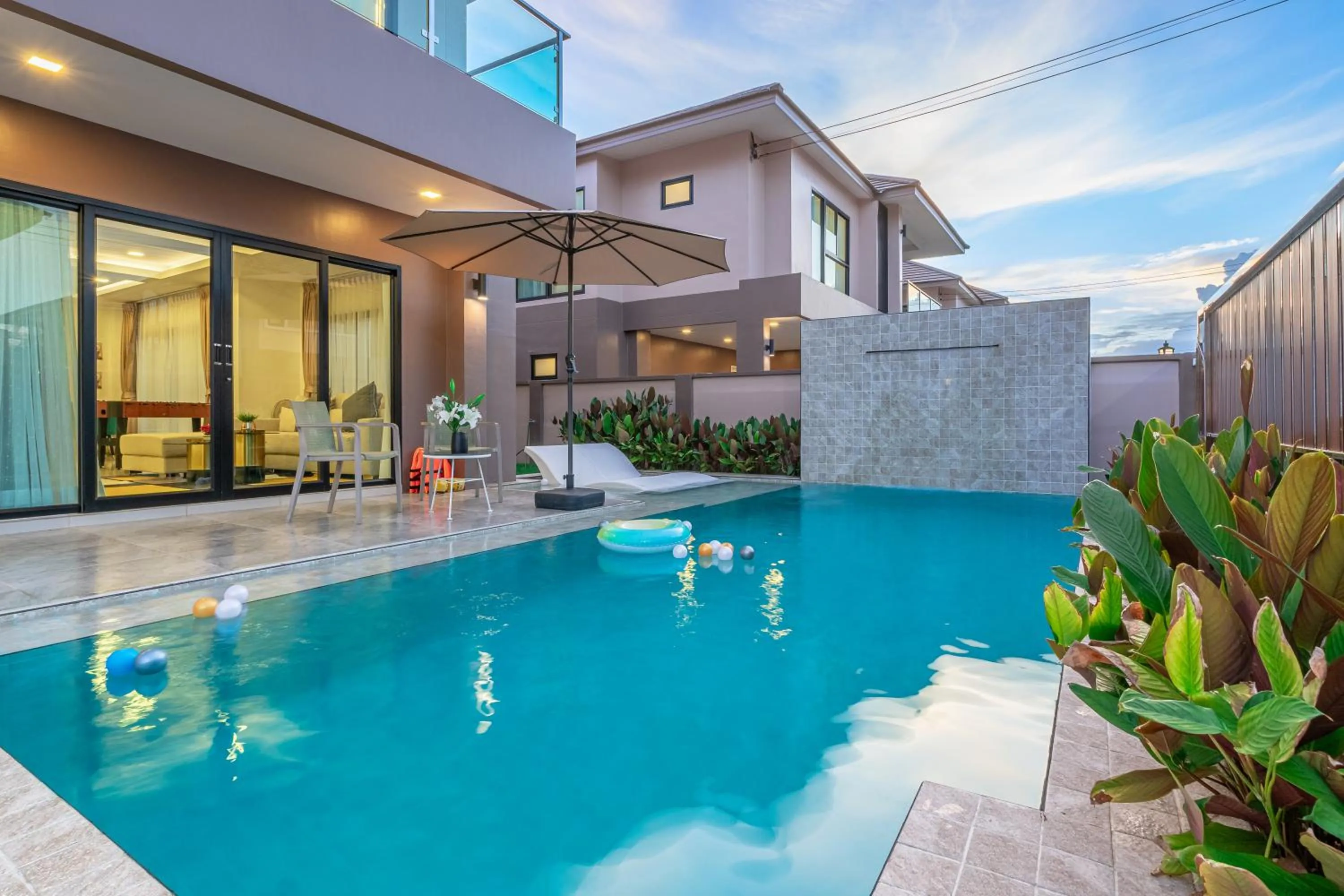 Patio in Southern Peak Pool Villa Huay Yai Pattaya