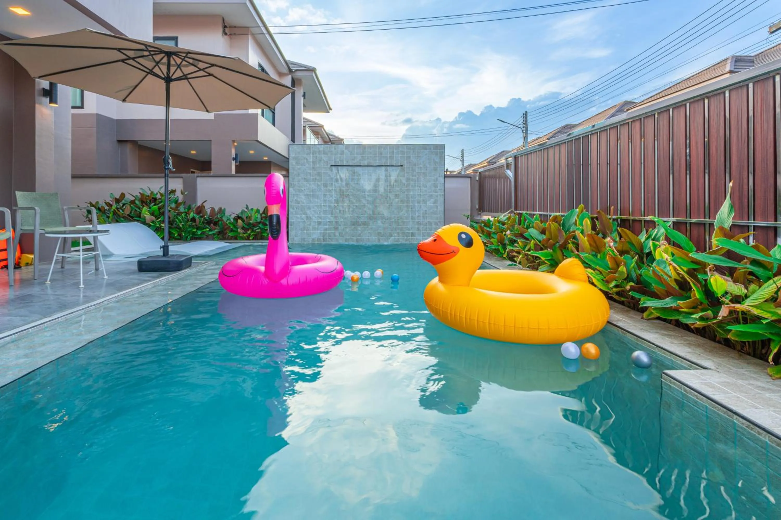 Swimming pool in Southern Peak Pool Villa Huay Yai Pattaya