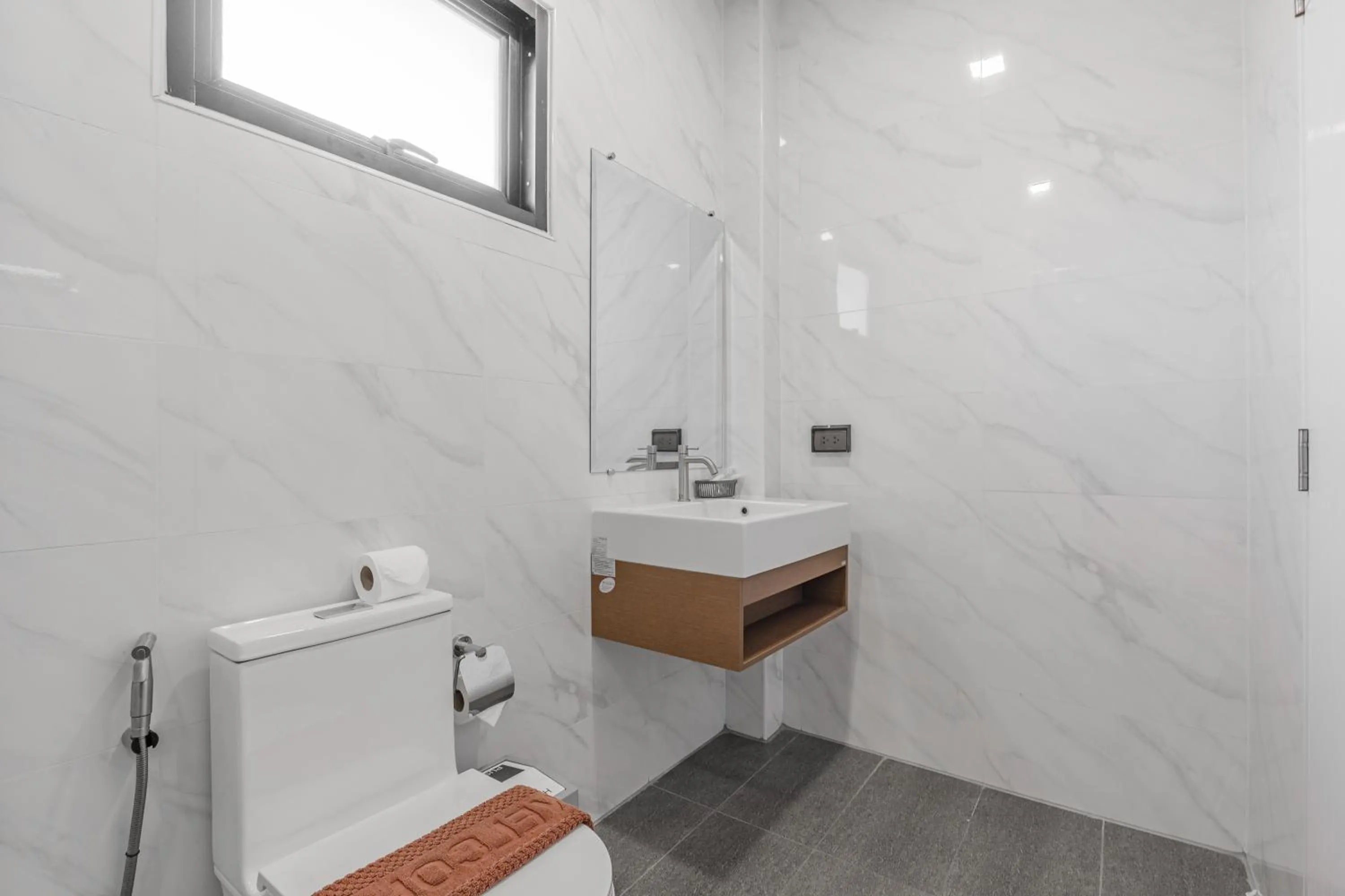 Toilet in Southern Peak Pool Villa Huay Yai Pattaya