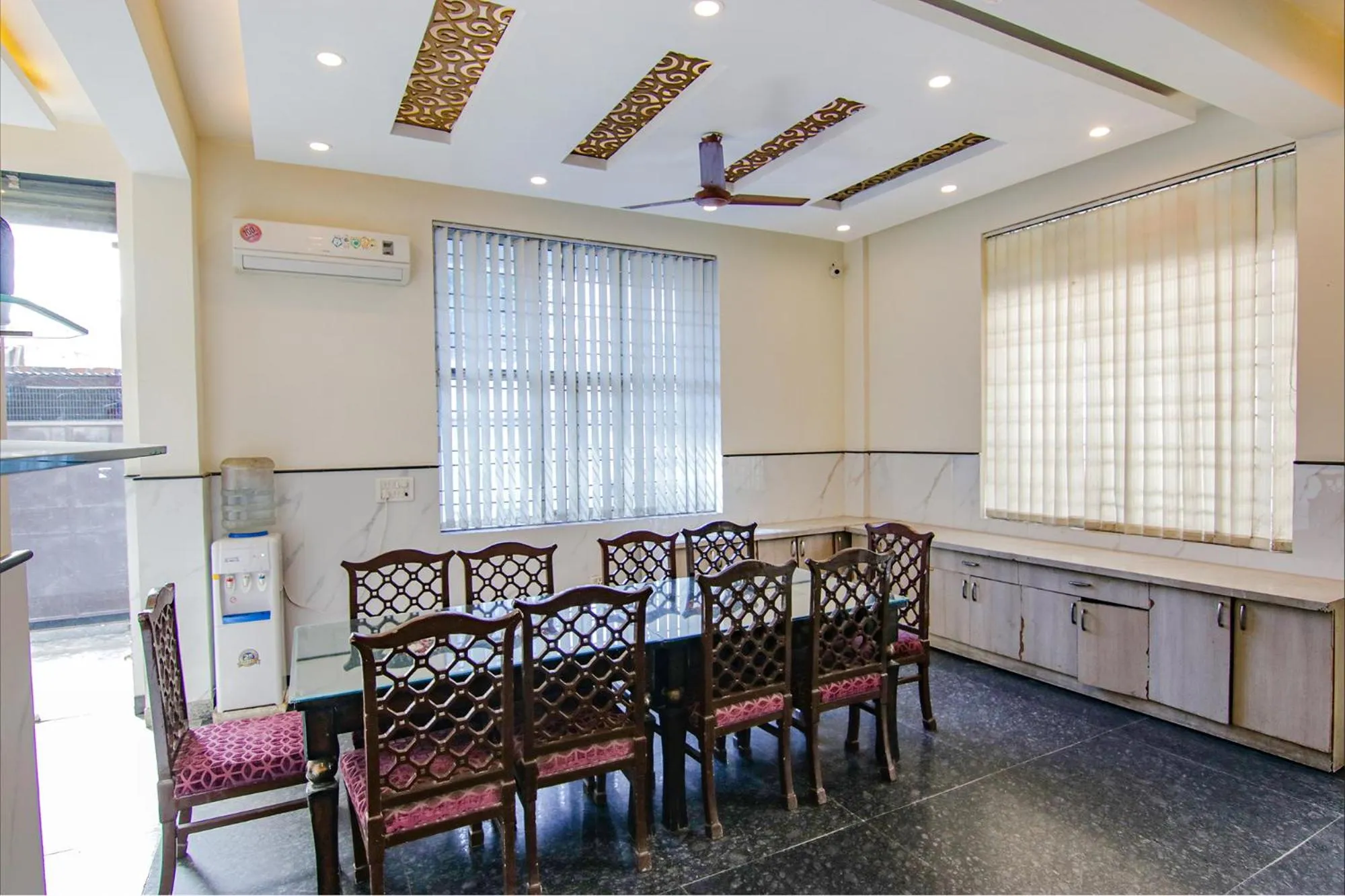 Restaurant/places to eat in FabHotel Airport Avalon - Nr IGI Airport New Delhi