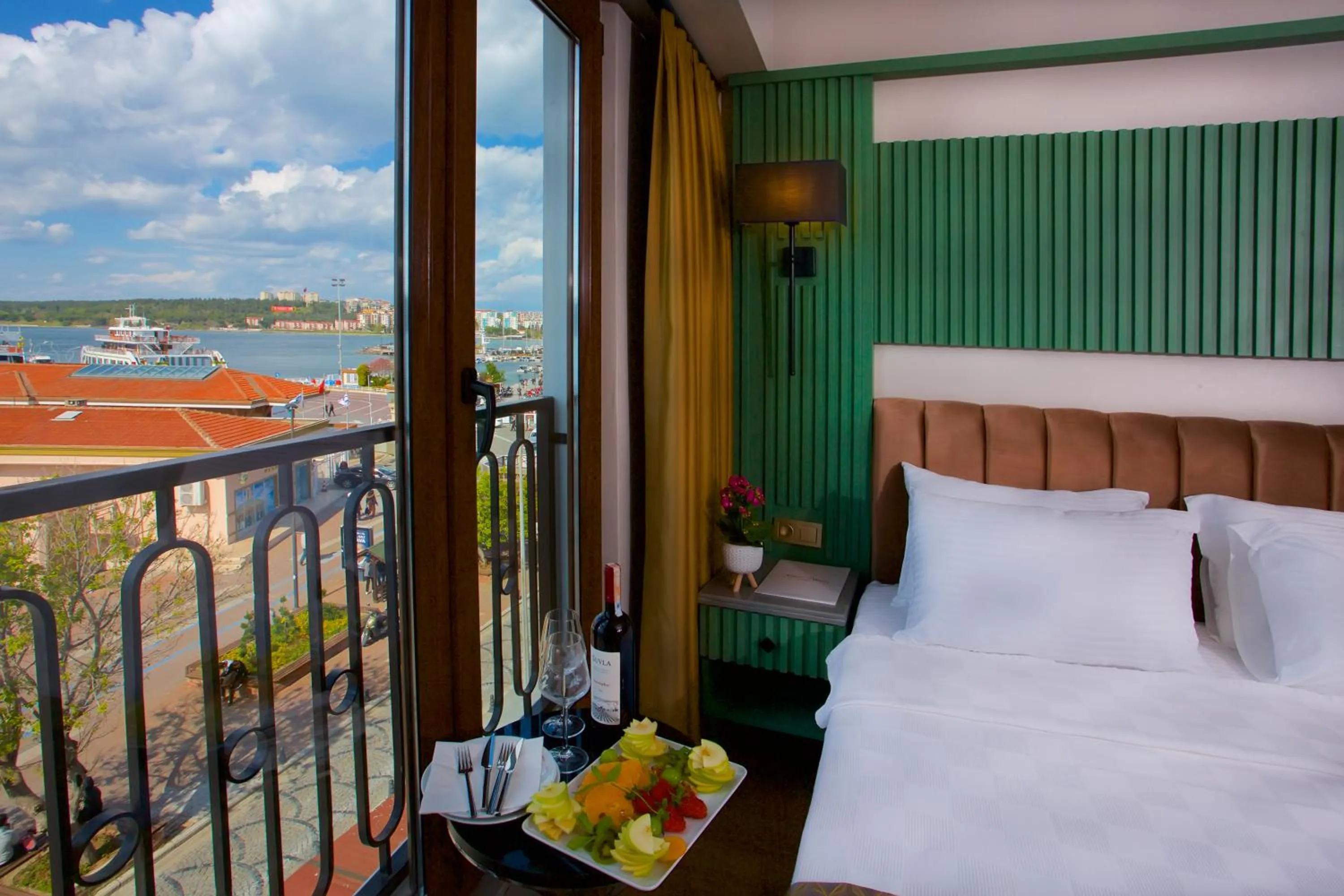 Bed in Çanakkale Bosphorus Port Aspen Hotel