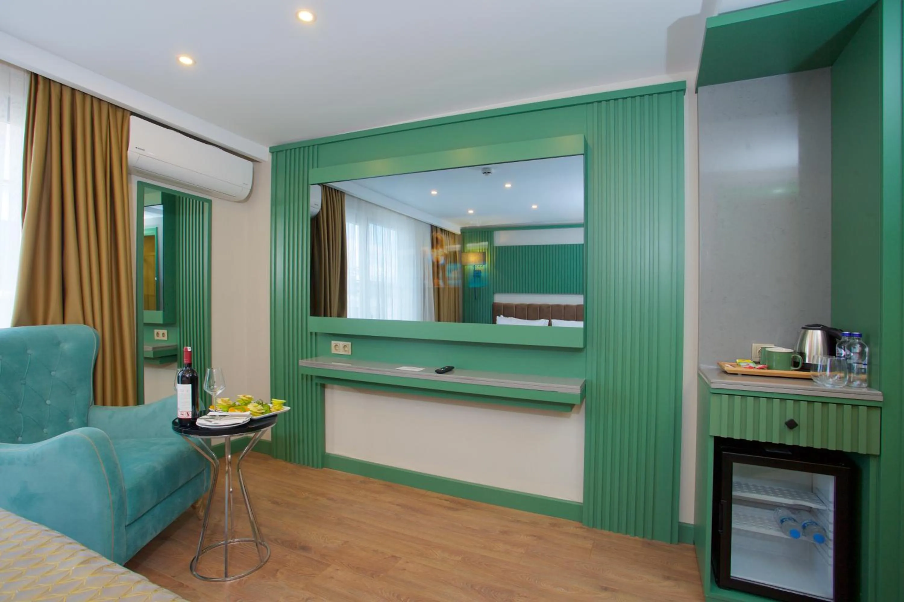 TV and multimedia in Çanakkale Bosphorus Port Aspen Hotel