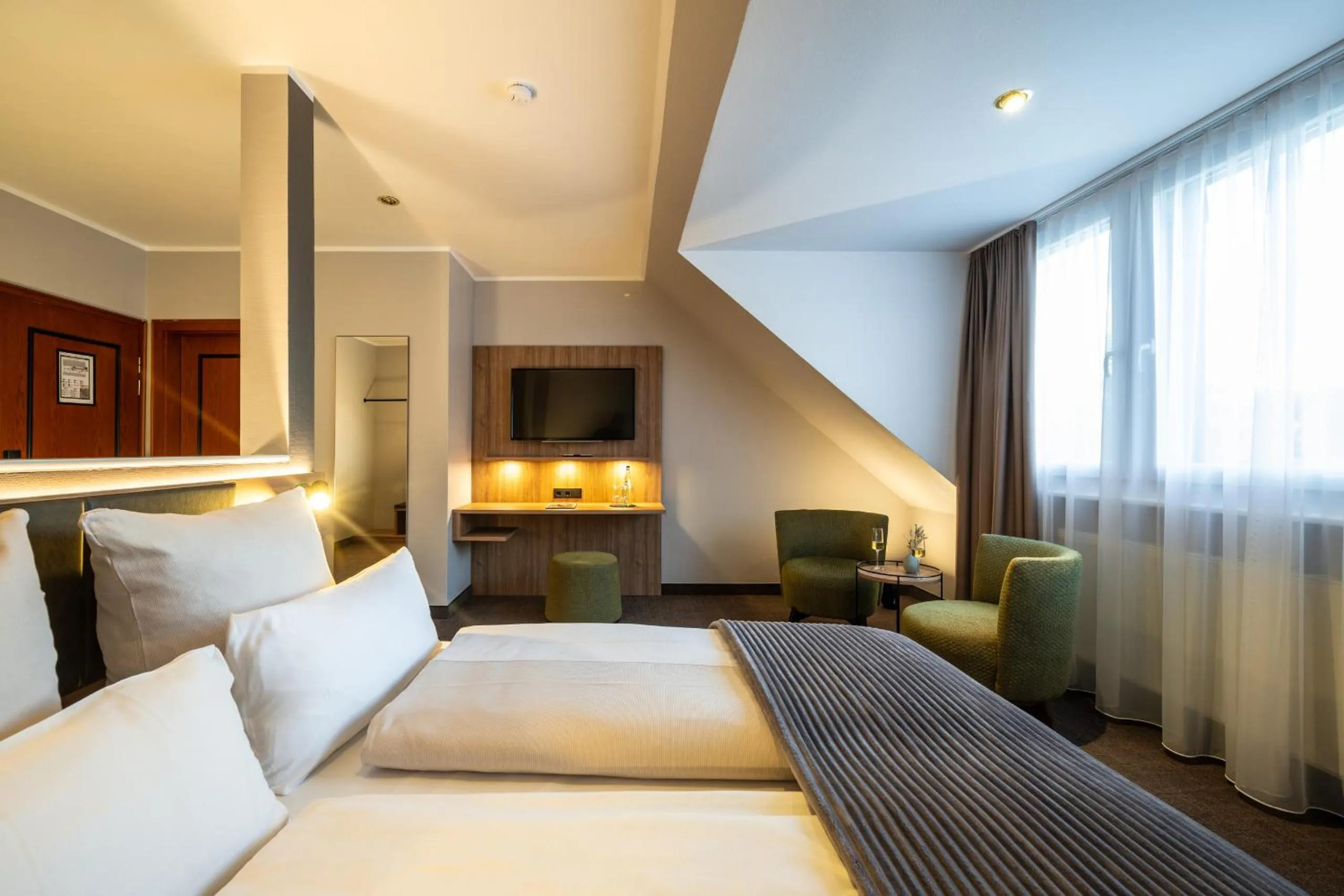 Photo of the whole room, Bed in Uferdeck - Boutique Hotel