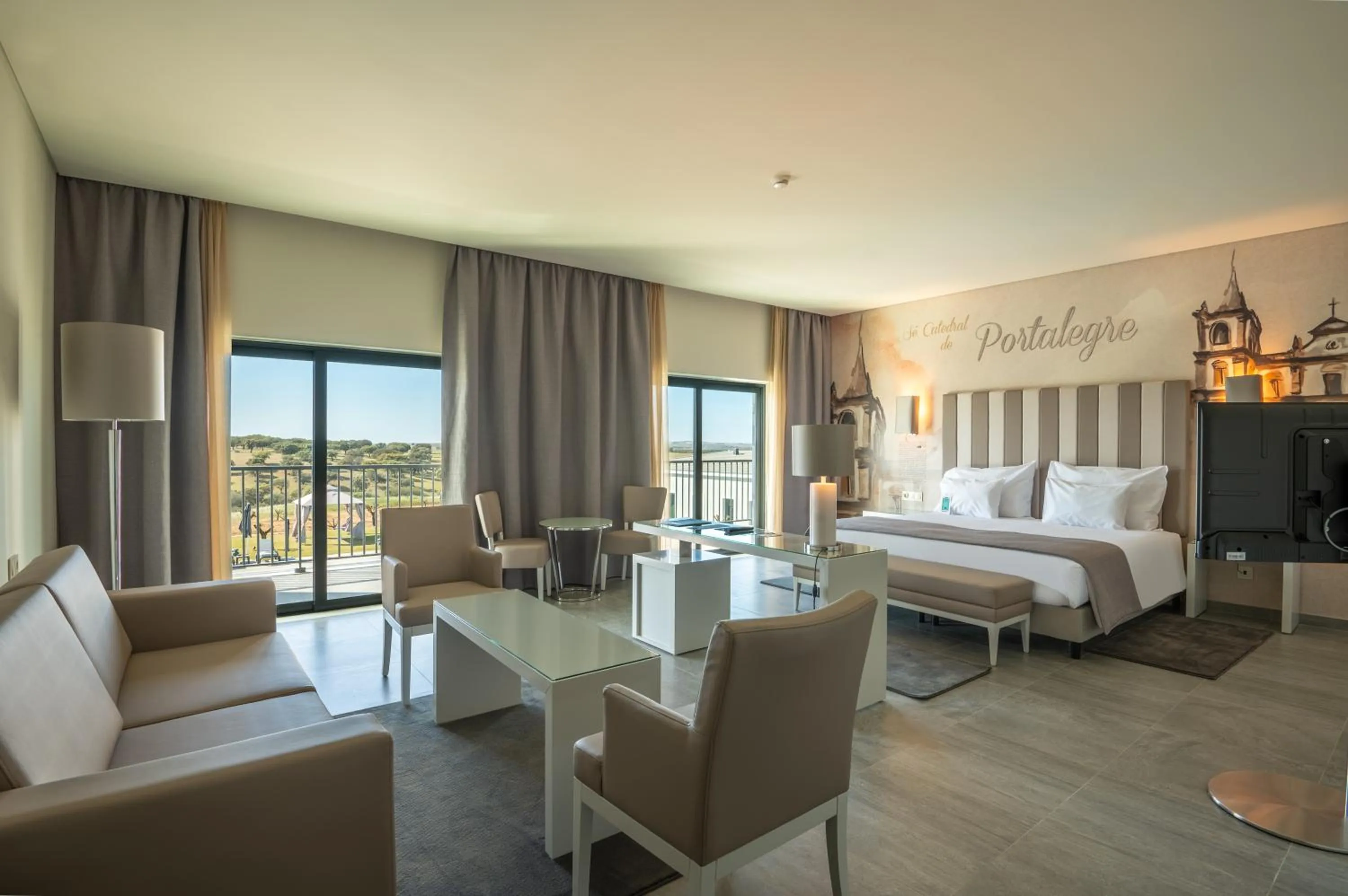 View (from property/room), Bed in Vila Gale Collection Monte do Vilar