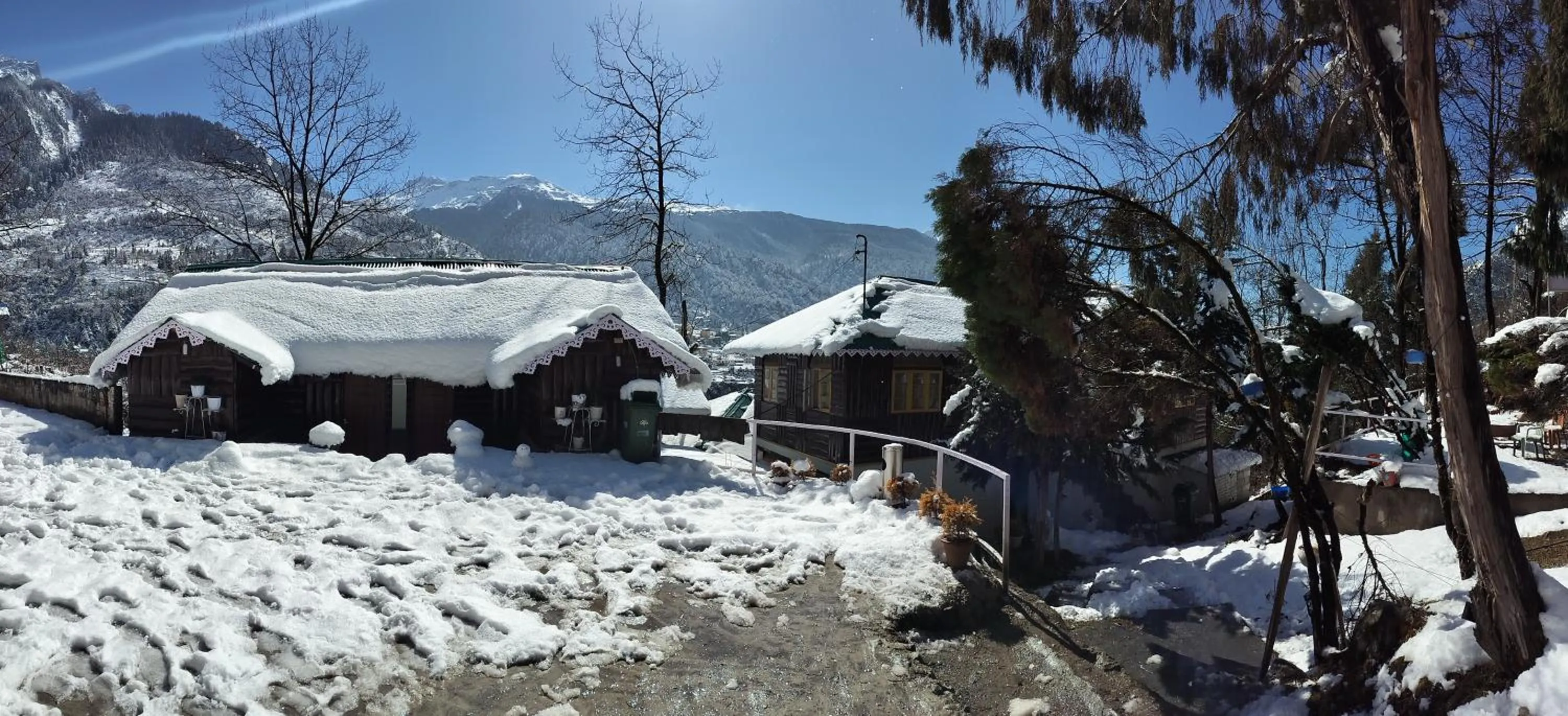 Mountain view in Apple Valley Cottages Lachung