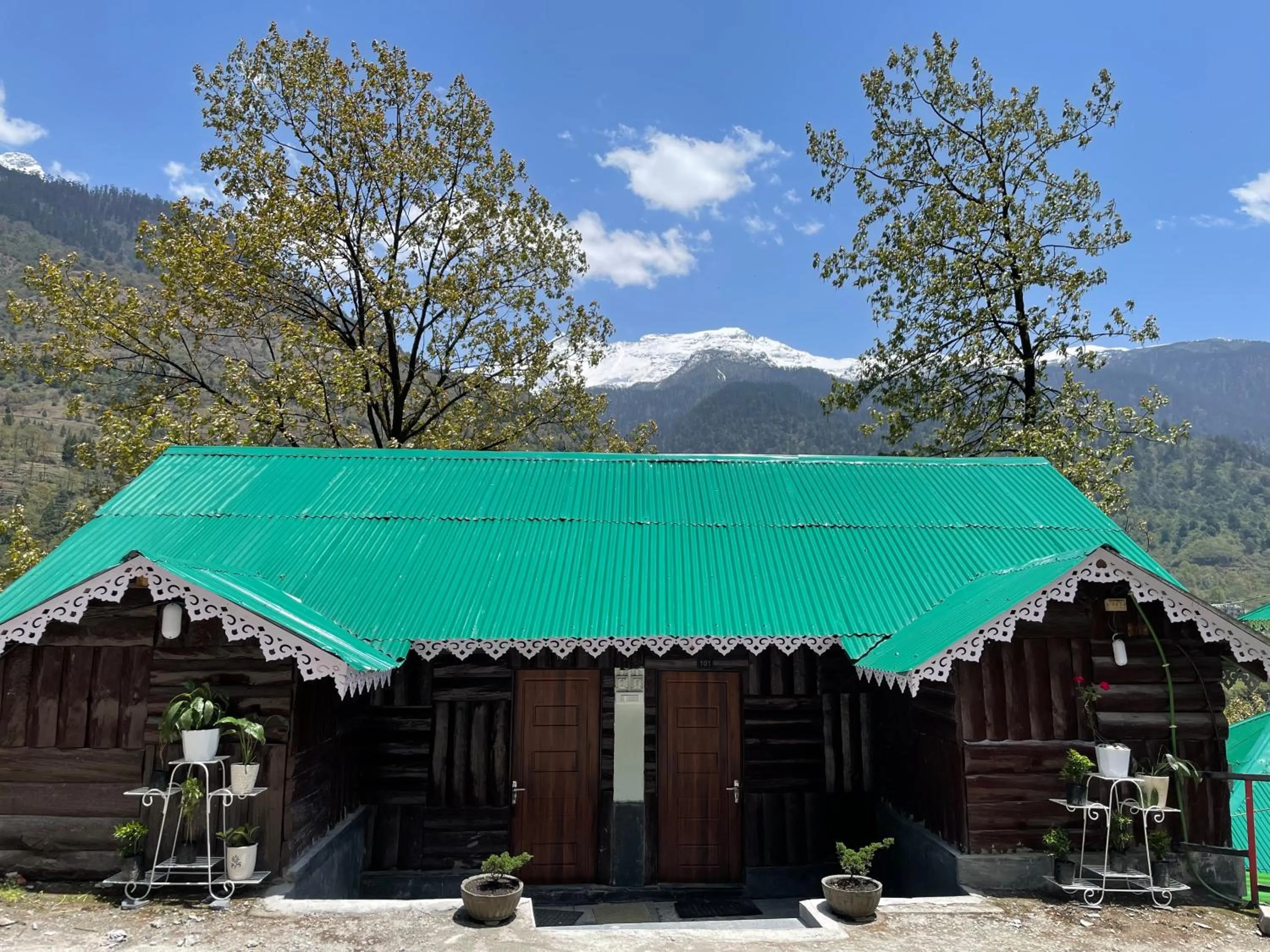 Property building in Apple Valley Cottages Lachung