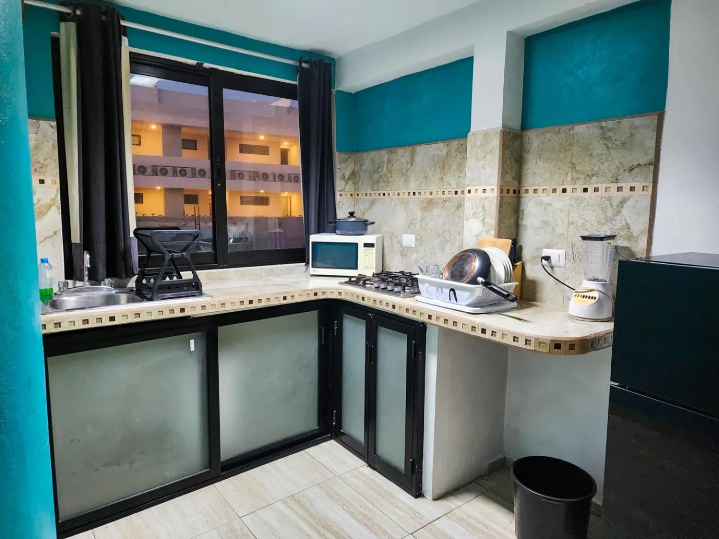 Kitchen or kitchenette in Fitz-Mar