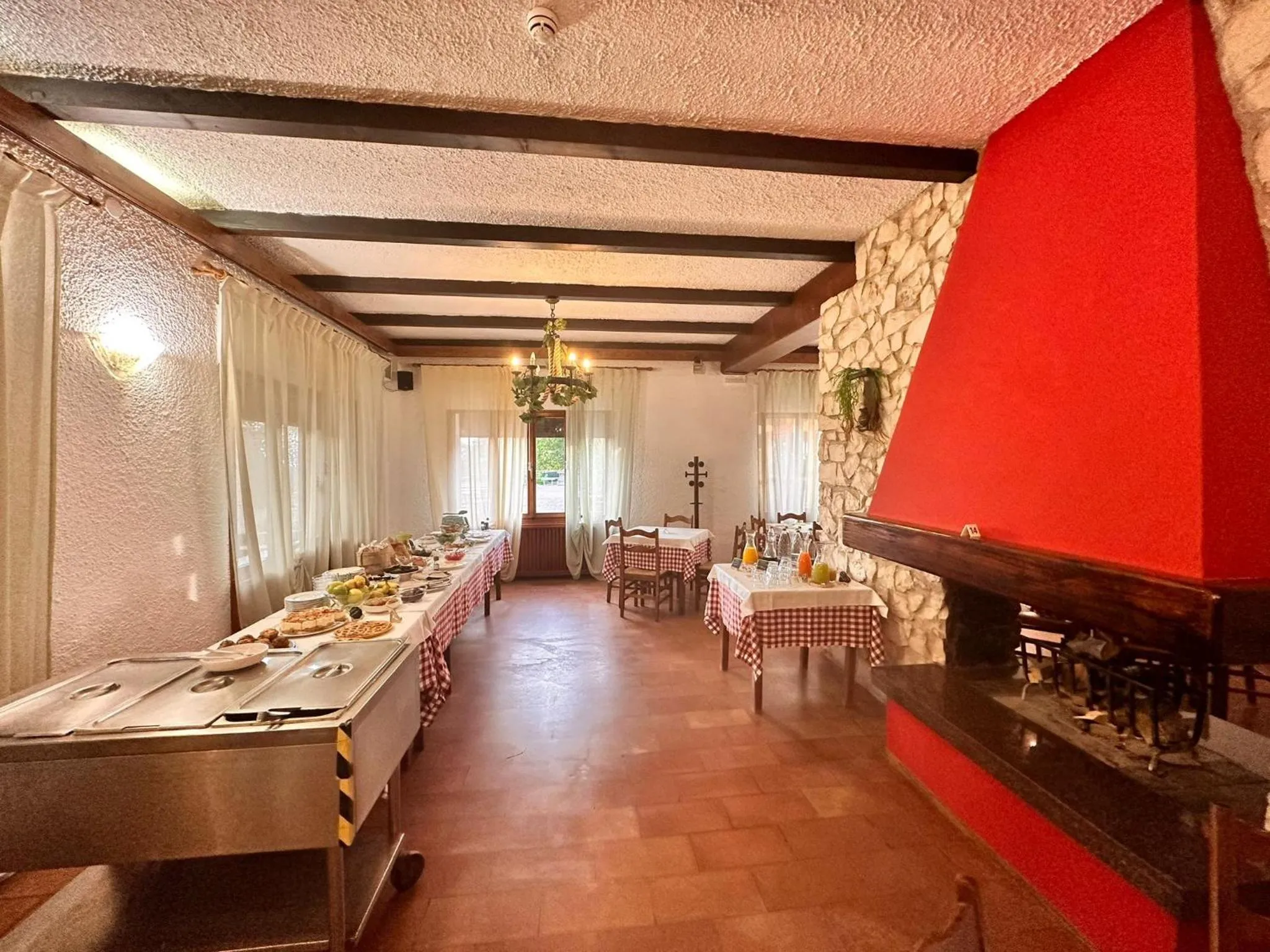 Dining area in Albergo Dalla Mena