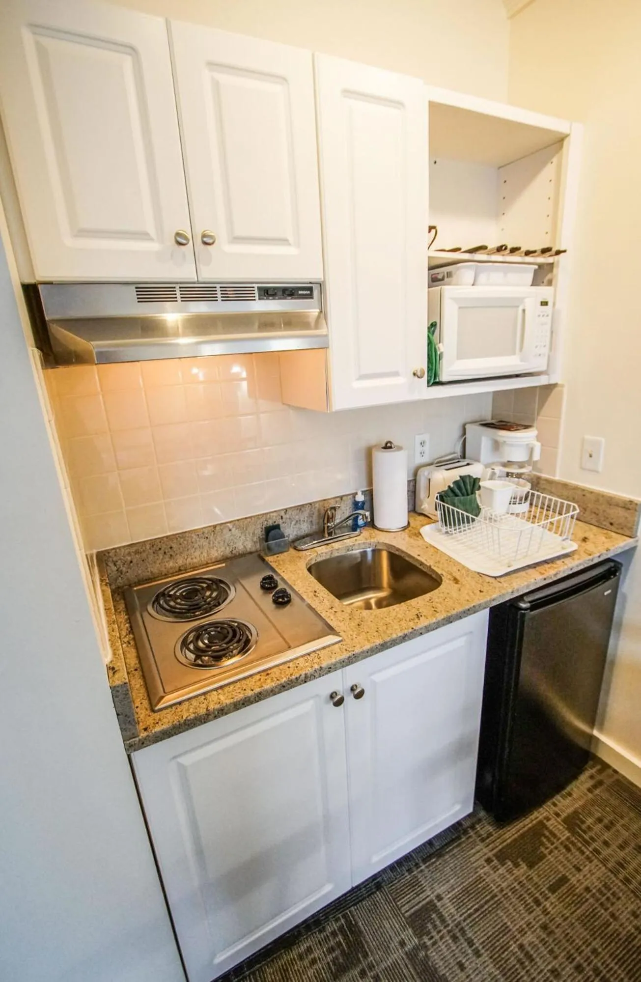 Kitchen or kitchenette in Courtyard Resort