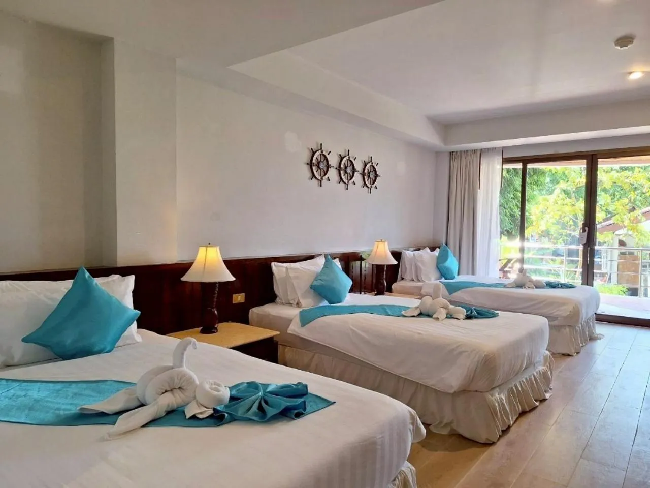 Property building, Bed in Smile Samui Chaweng Beach Front Resort