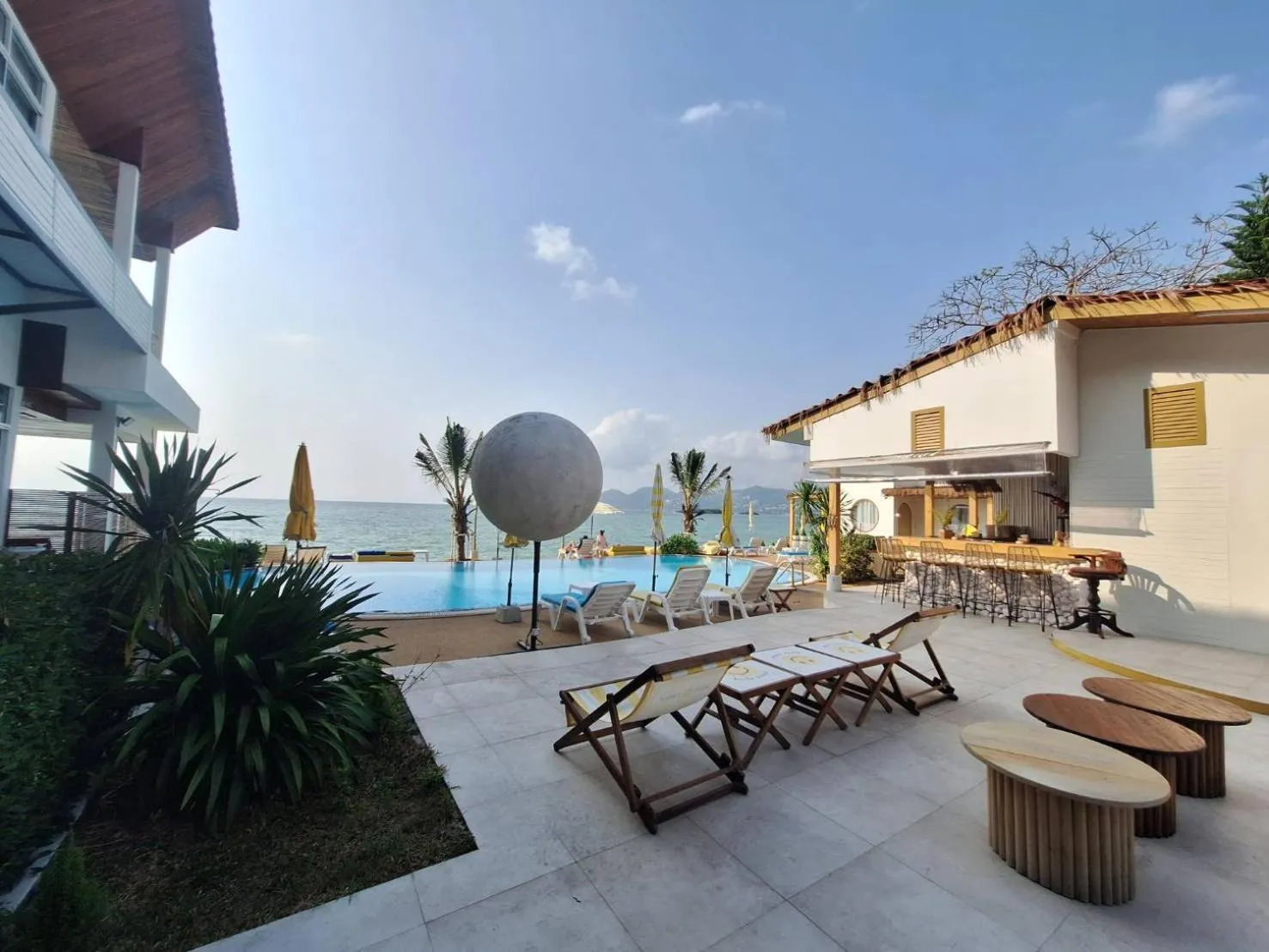 Property building in Smile Samui Chaweng Beach Front Resort