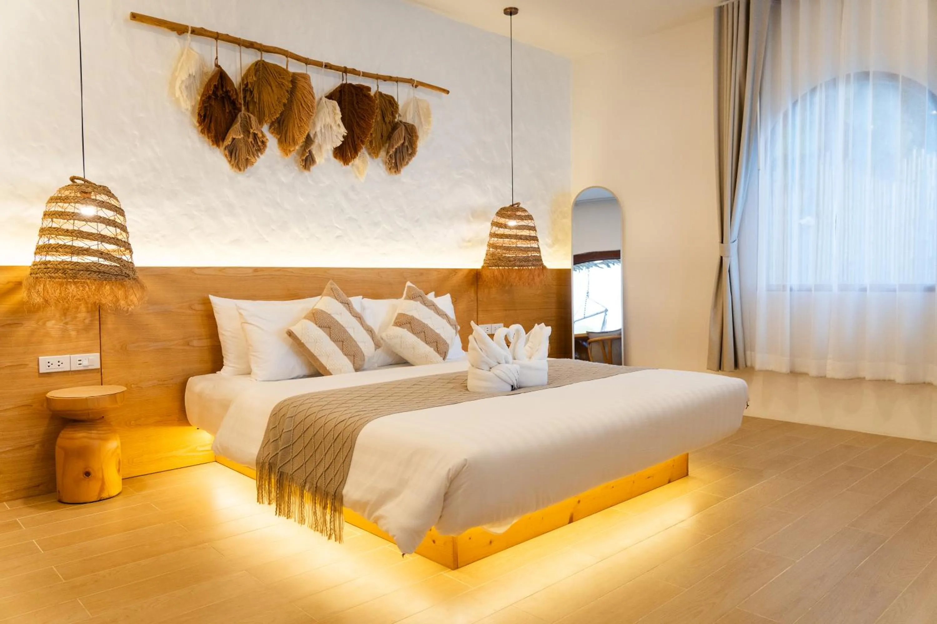 Bedroom, Bed in Smile Samui Chaweng Beach Front Resort