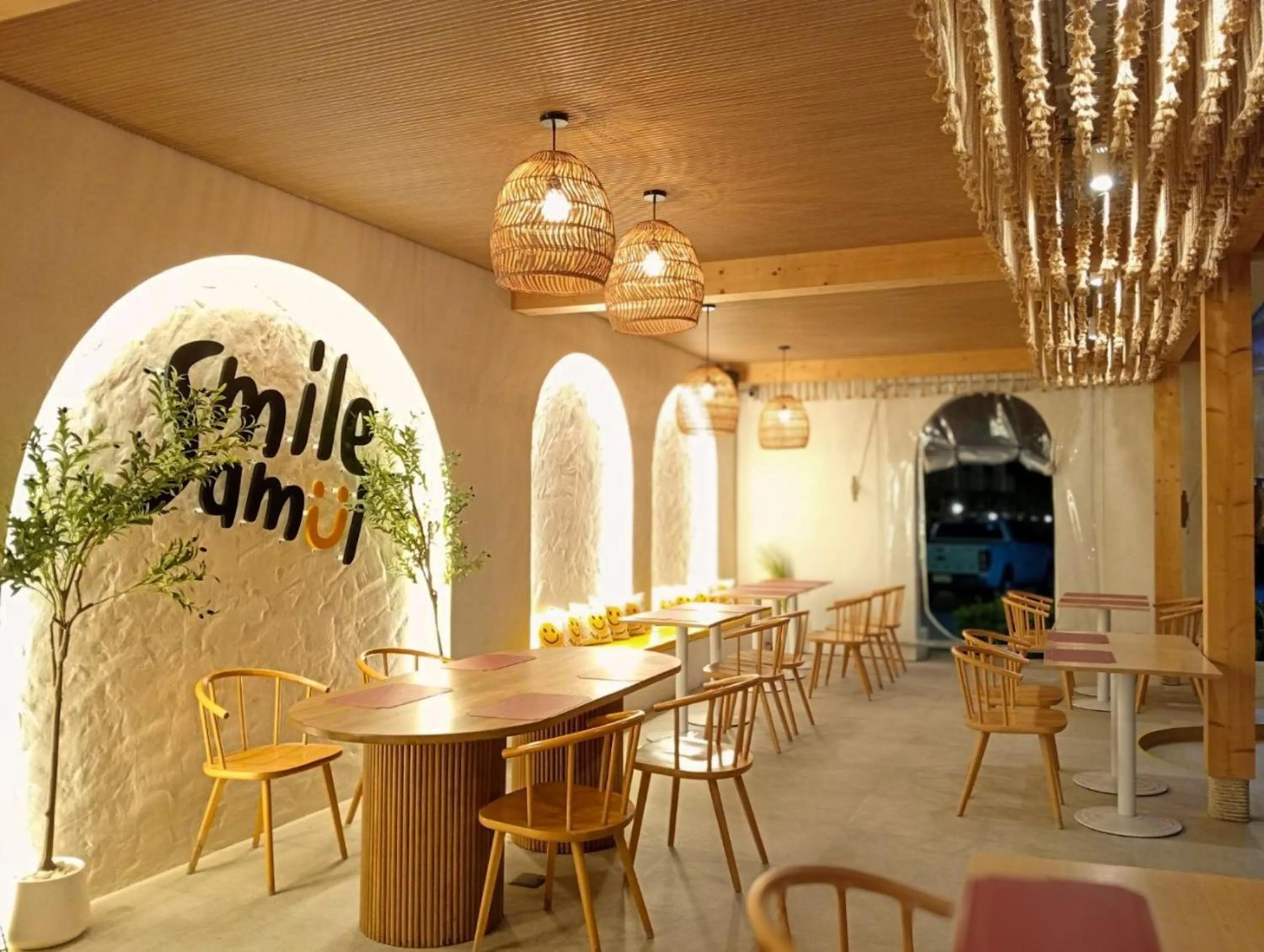 Restaurant/places to eat in Smile Samui Chaweng Beach Front Resort