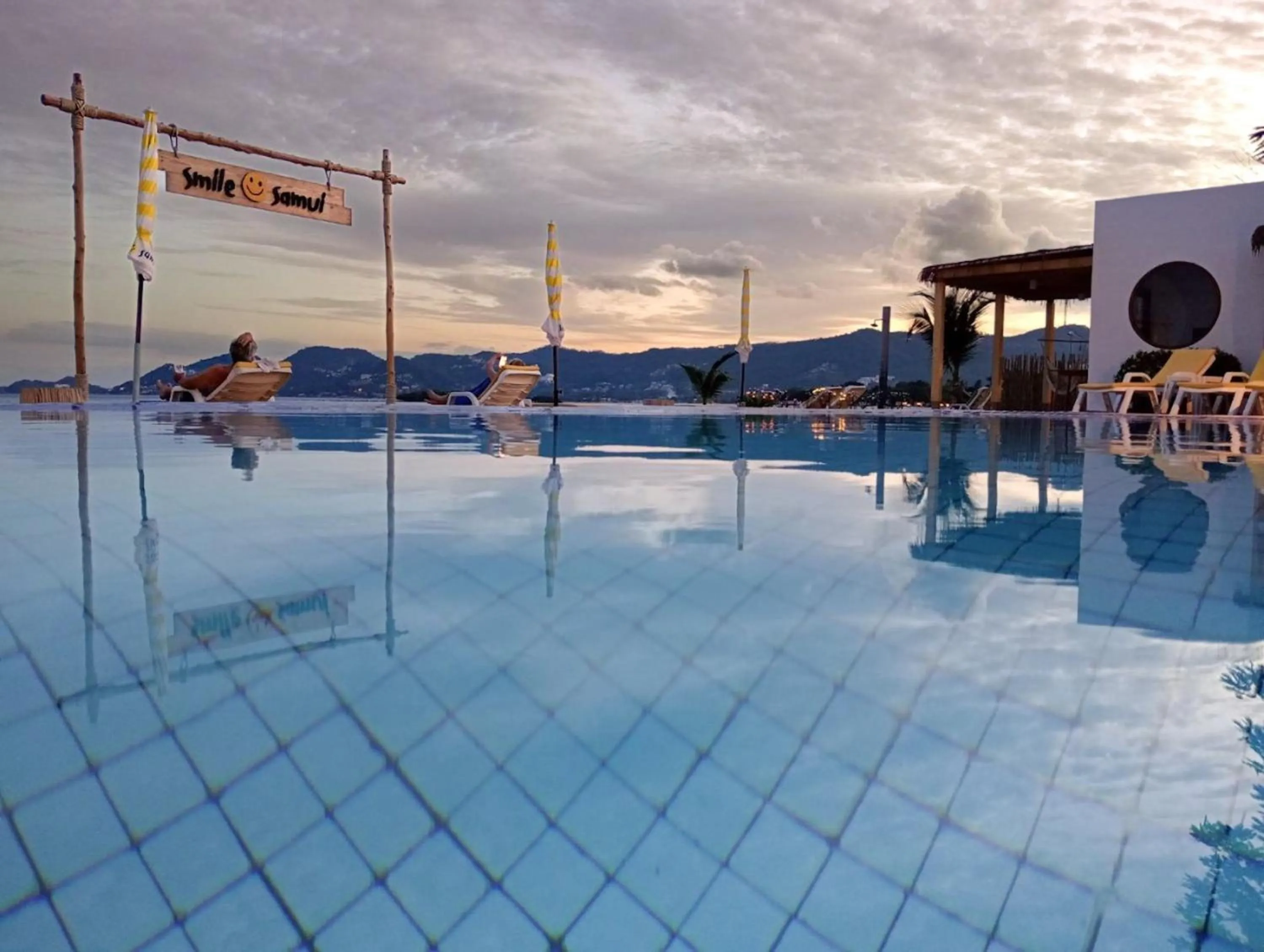 Swimming pool in Smile Samui Chaweng Beach Front Resort
