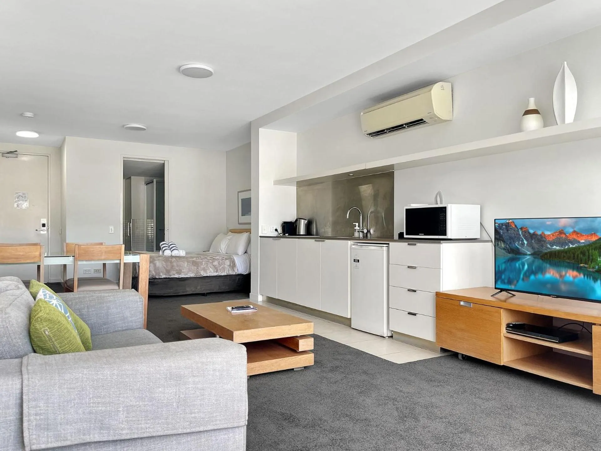 Blue on Blue Superior Studio Room 1351