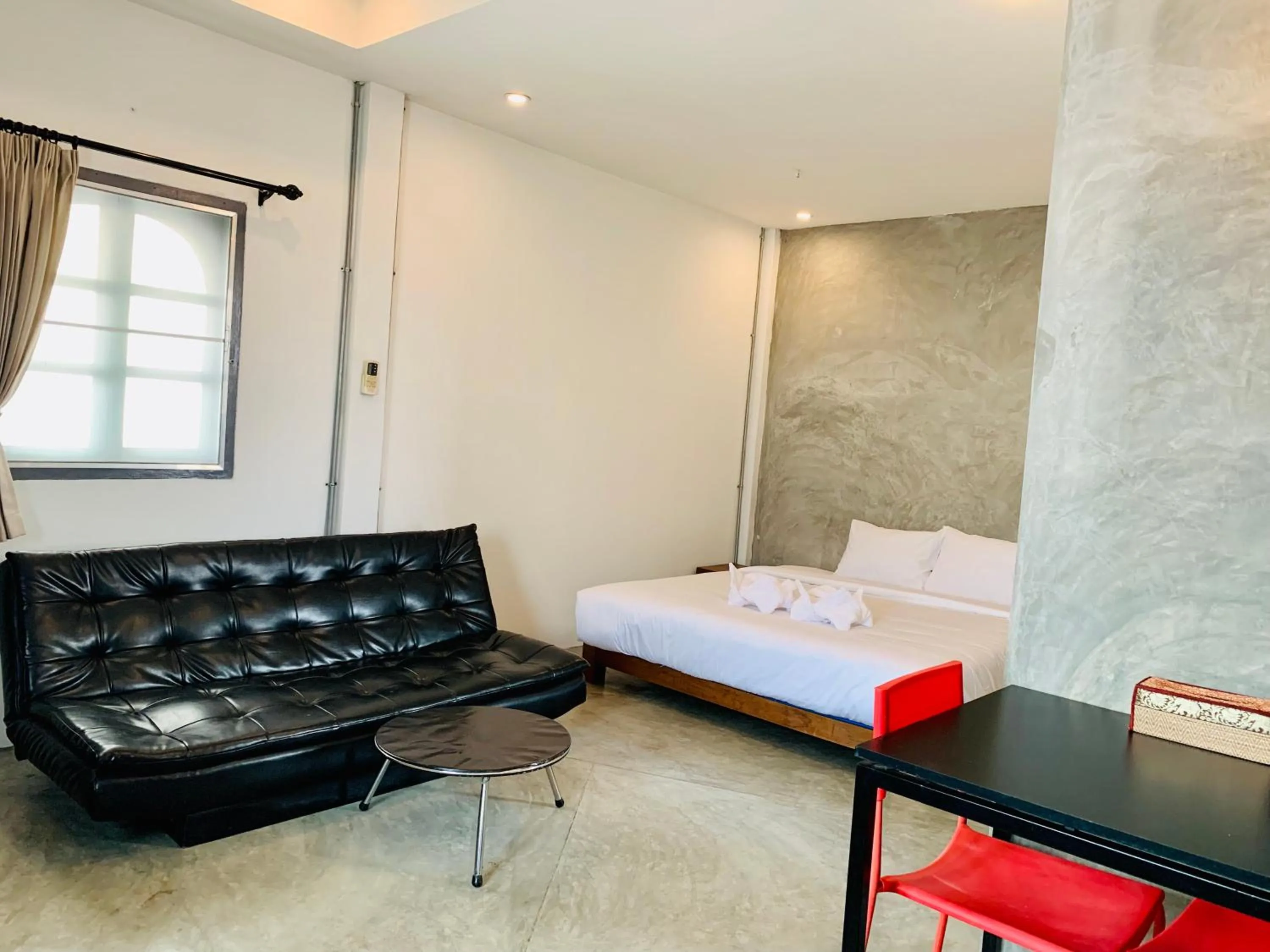 Photo of the whole room, Bed in La nuit de laos