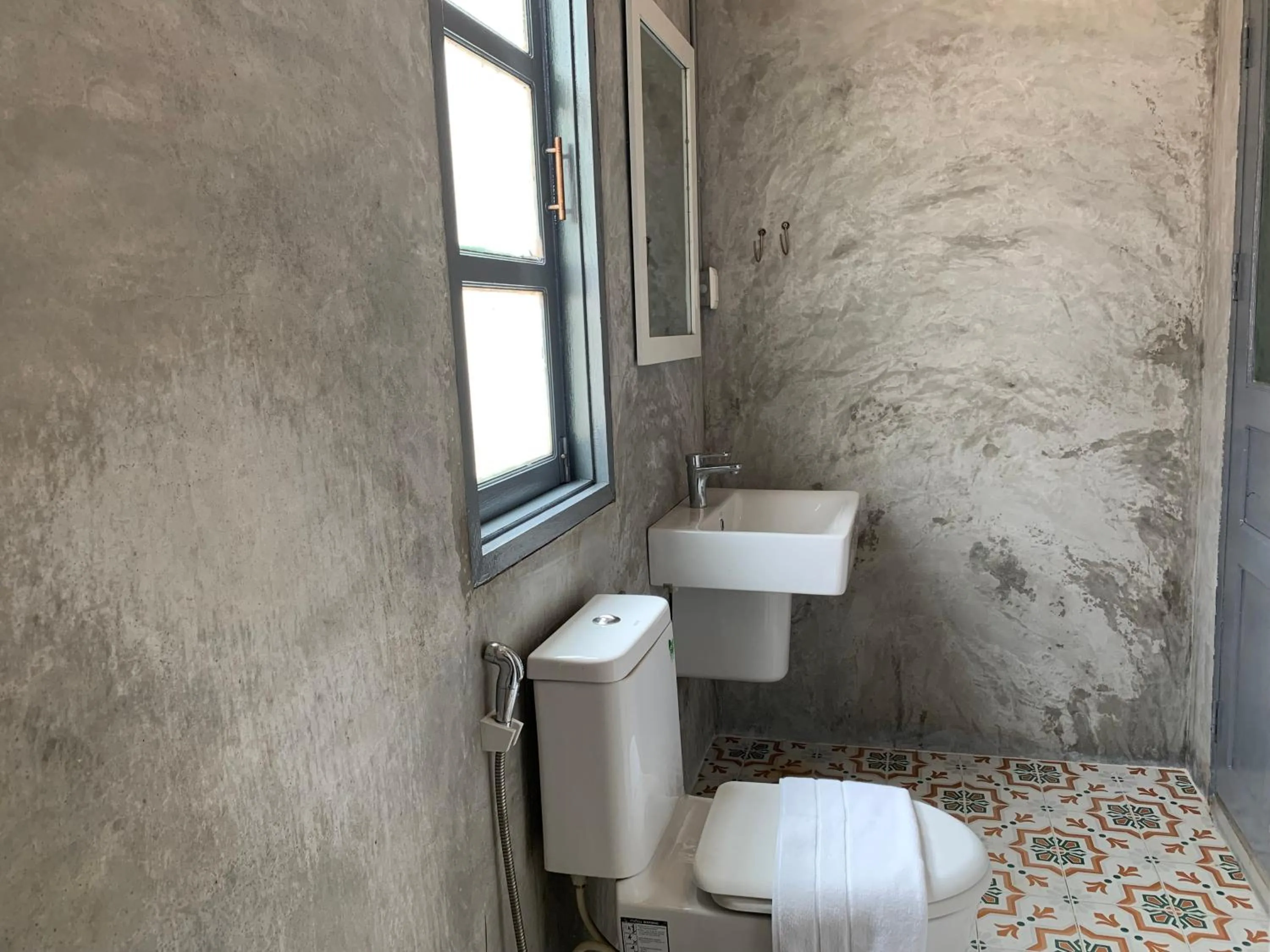 Toilet in La nuit de laos