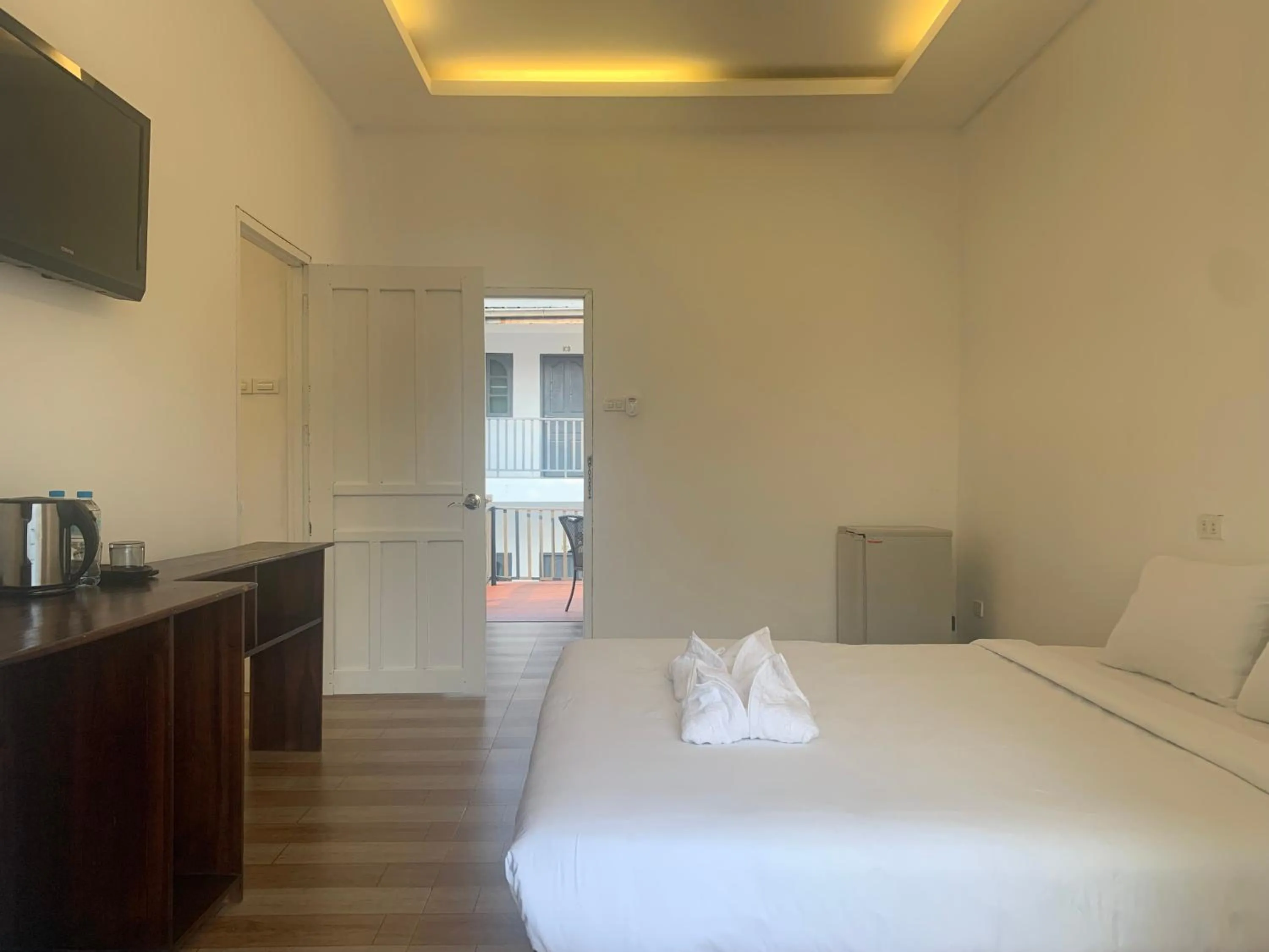 Photo of the whole room, Bed in La nuit de laos