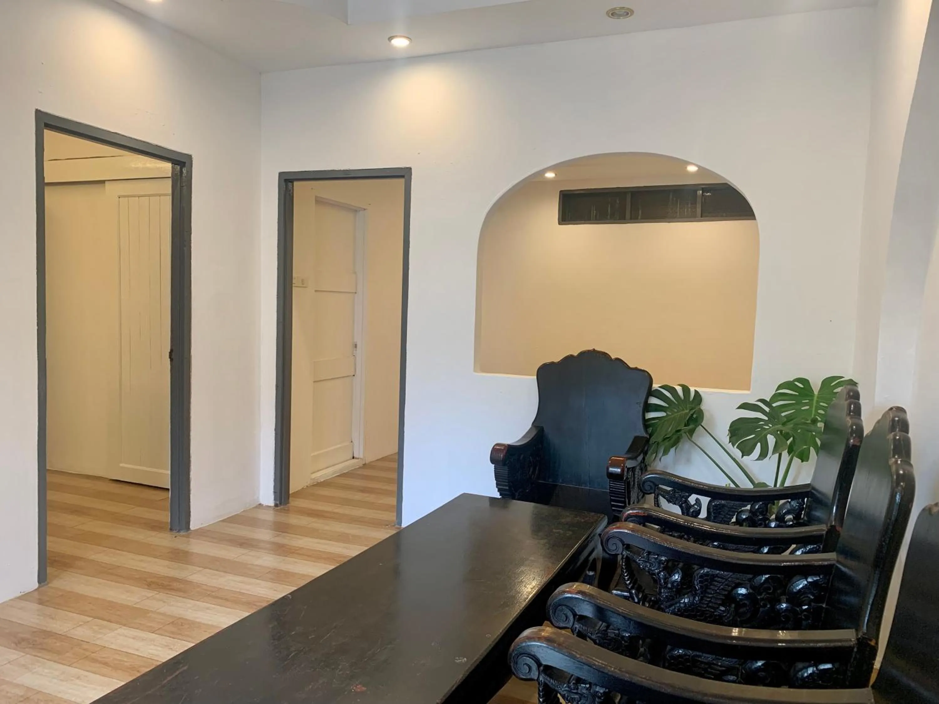 Seating area in La nuit de laos