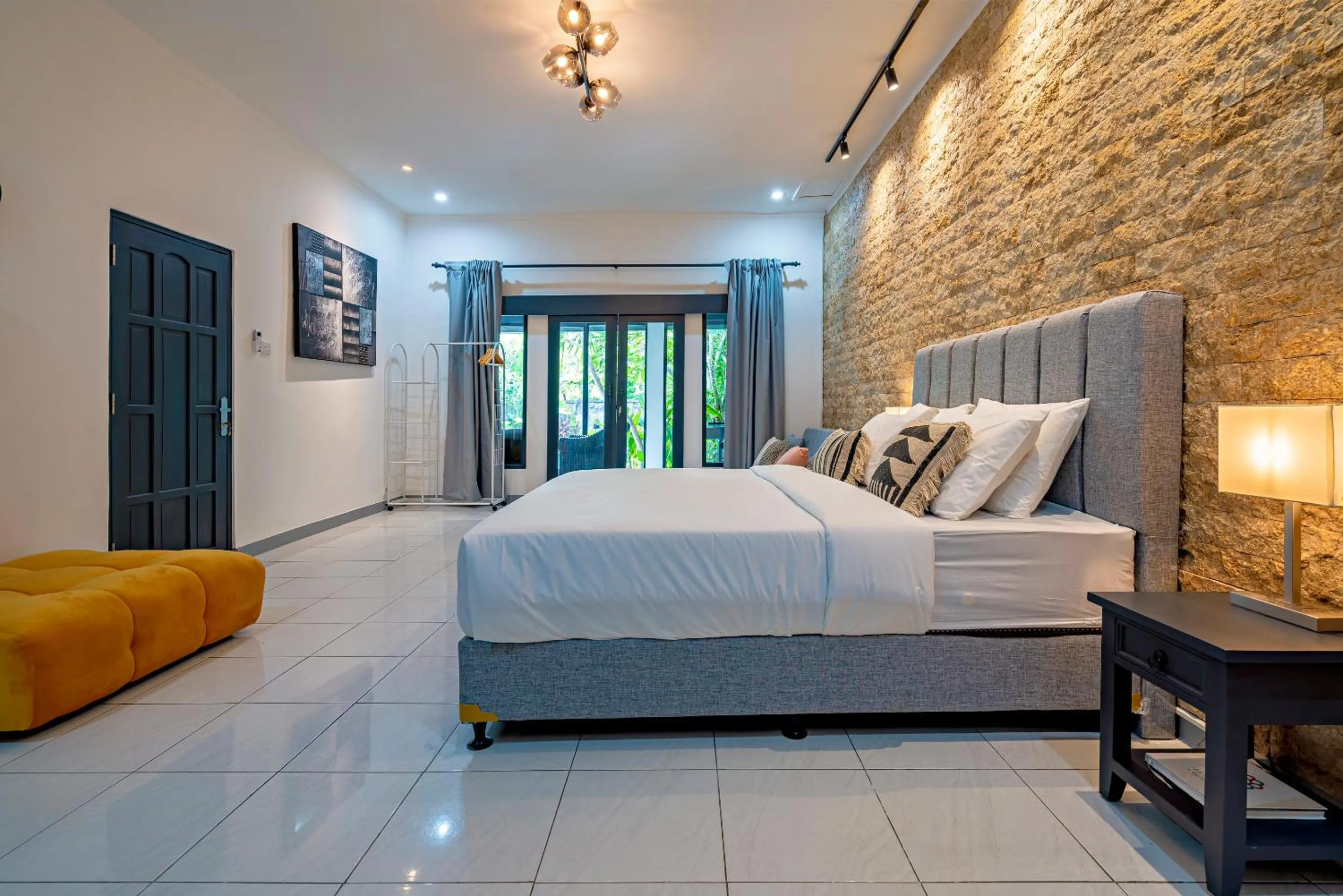 Bedroom, Bed in Villa Brezze - Nusa Dua