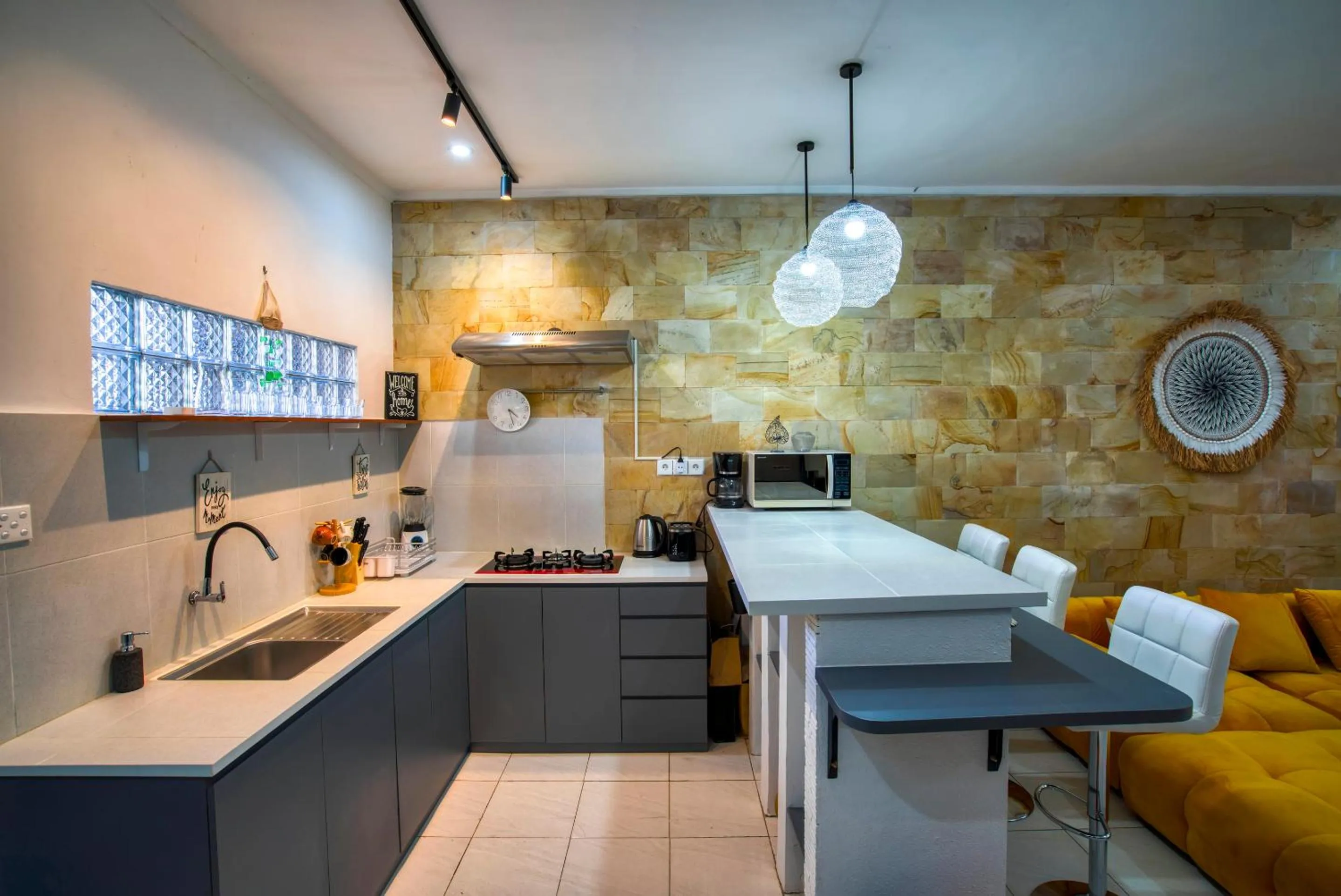 Kitchen or kitchenette in Villa Brezze - Nusa Dua