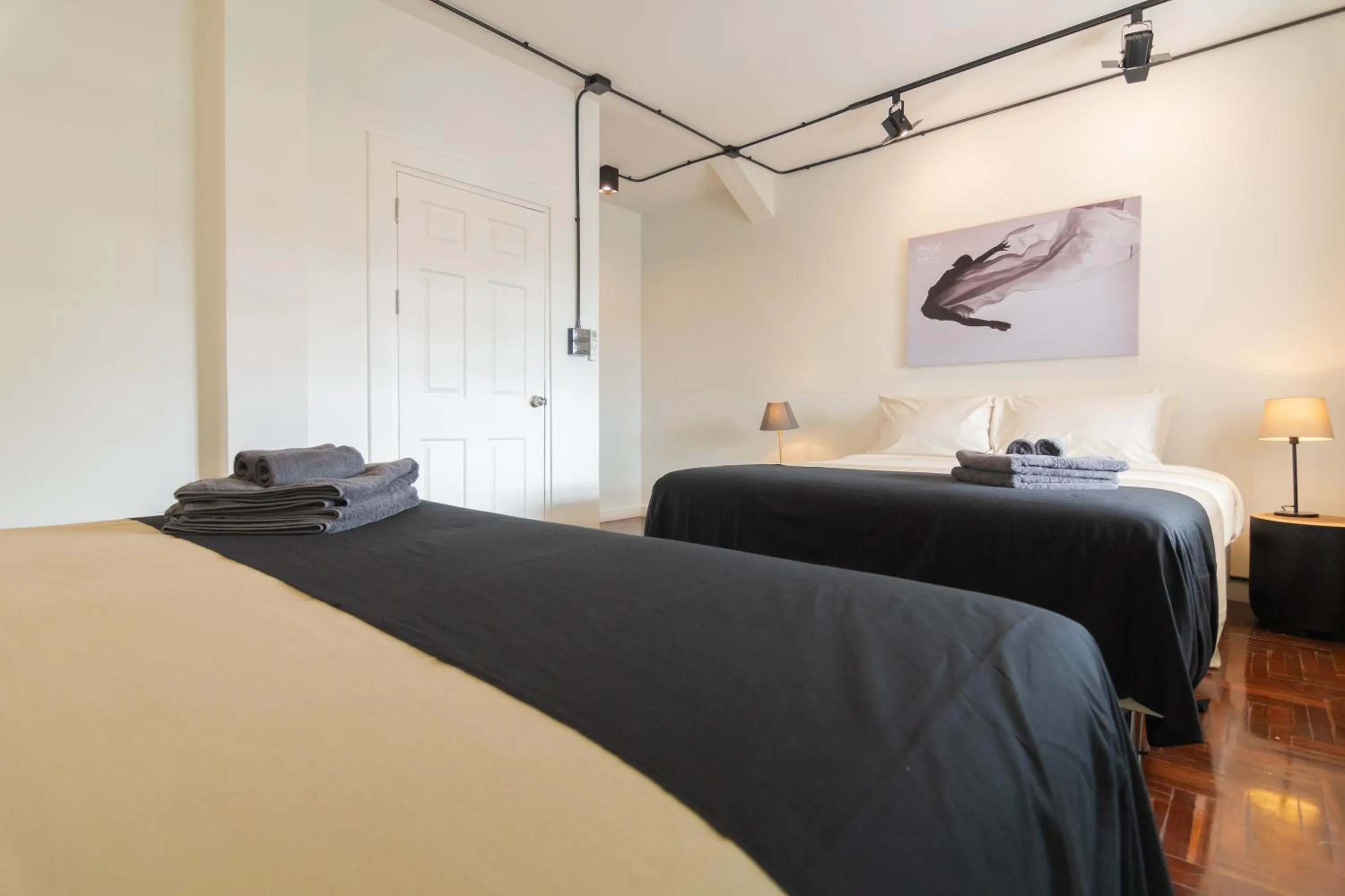 Bed in Mini-Me HUBS, Charm Suites & Pool in Old City