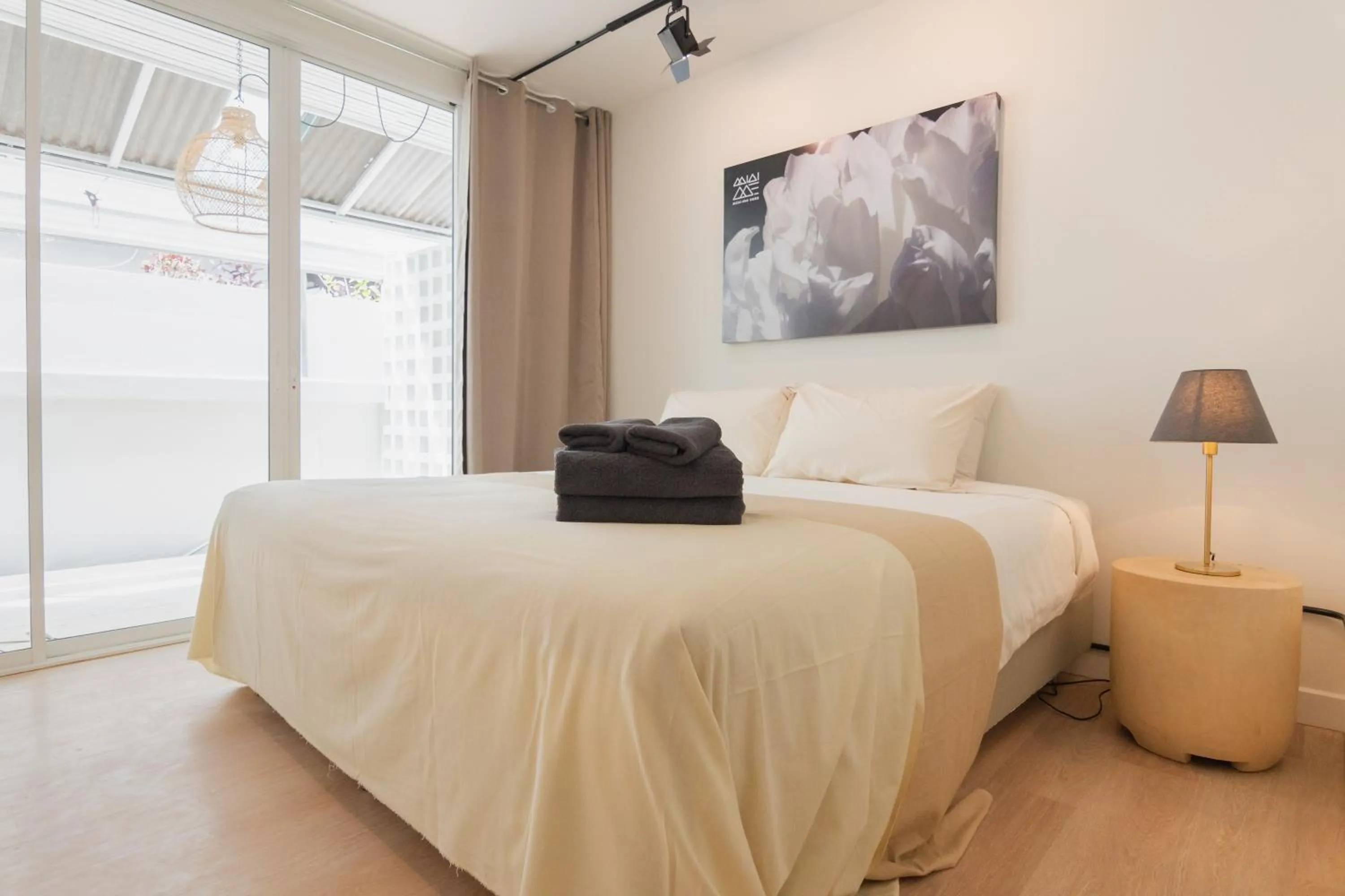 Bed in Mini-Me HUBS, Charm Suites & Pool in Old City