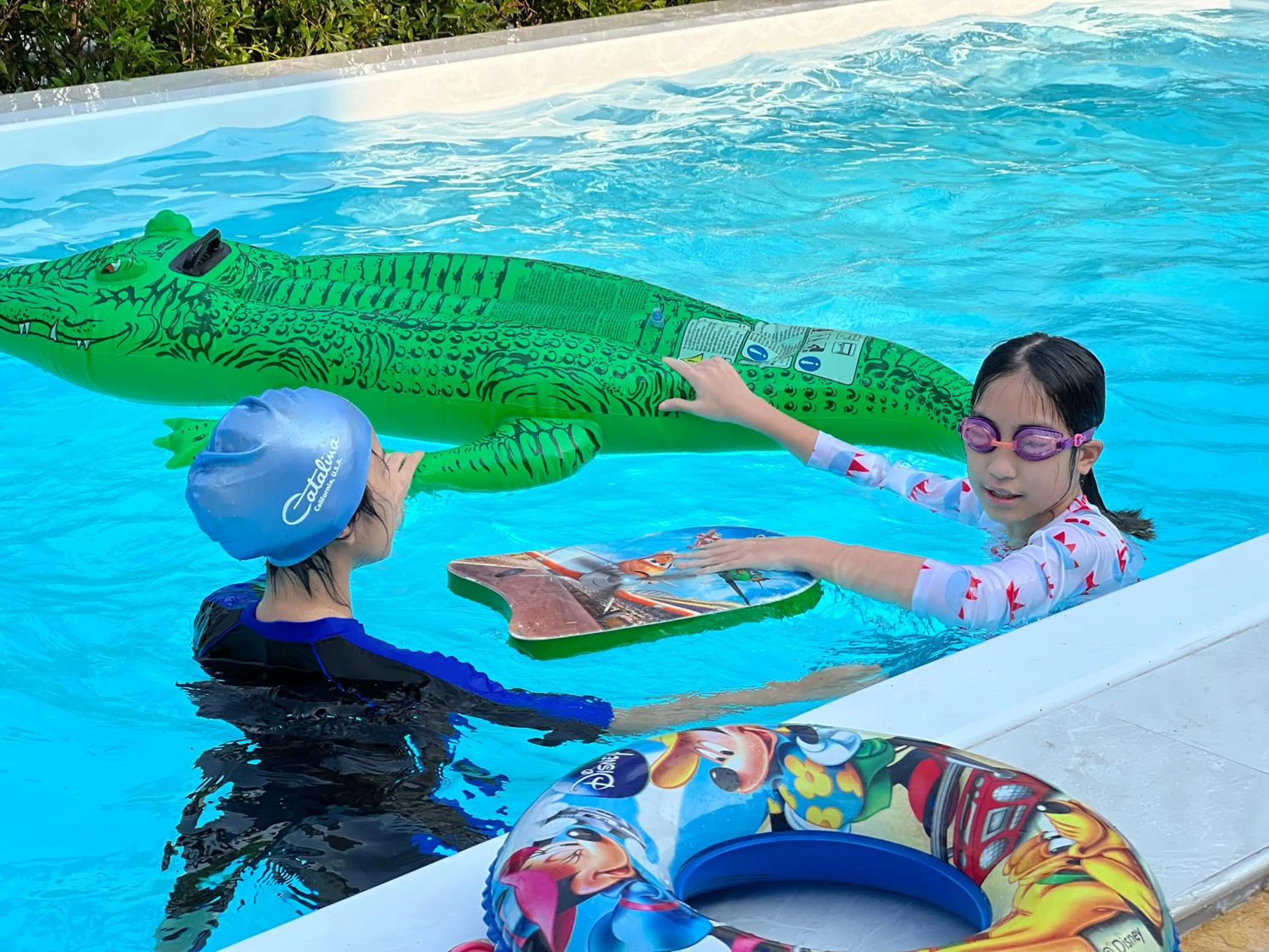 People in Mini-Me HUBS, Charm Suites & Pool in Old City