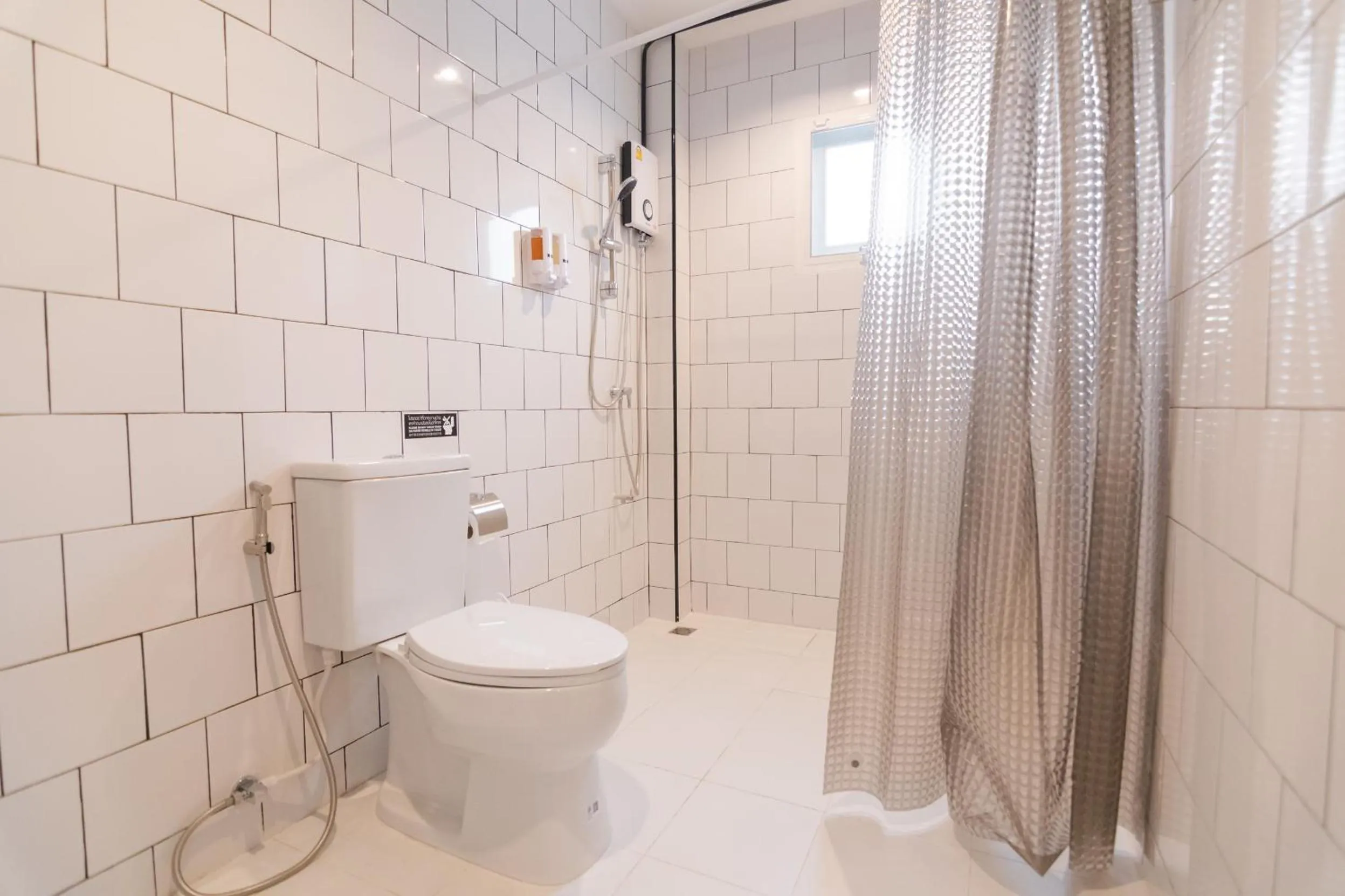 Bathroom in Mini-Me HUBS, Charm Suites & Pool in Old City