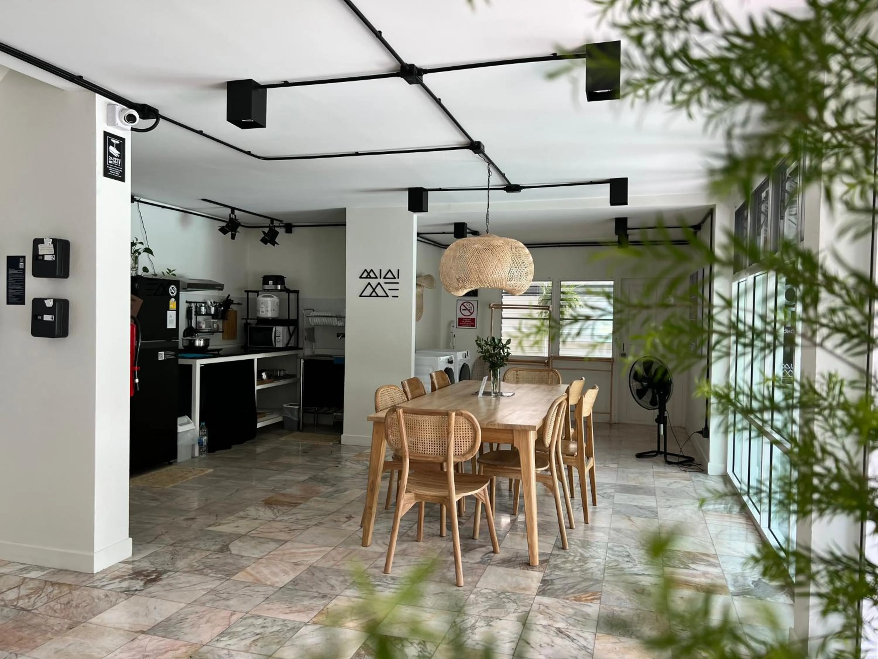 Kitchen or kitchenette in Mini-Me HUBS, Charm Suites & Pool in Old City