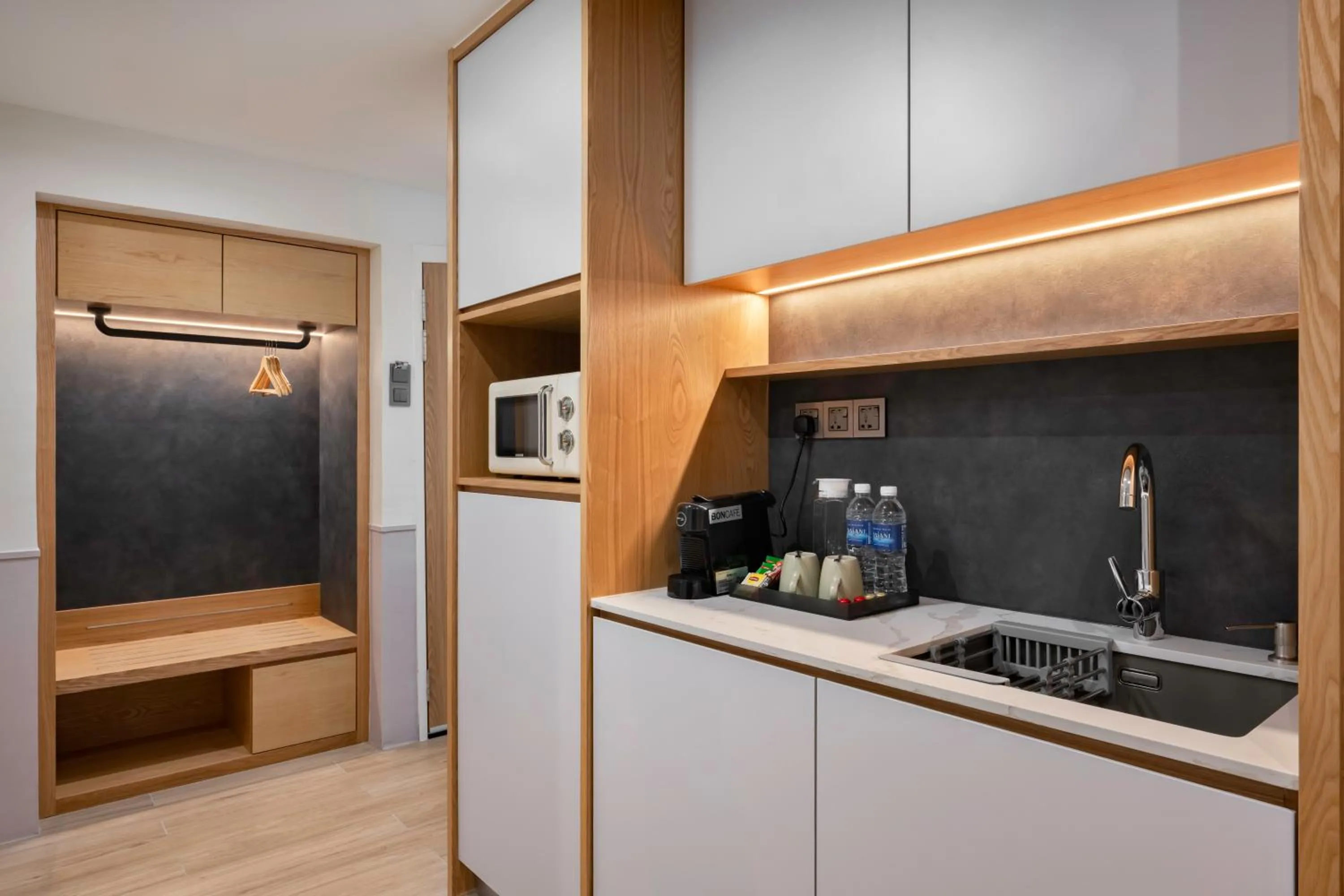 Kitchen or kitchenette in The Bayou Hotel Langkawi