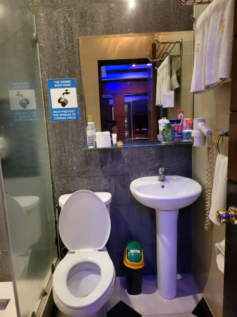 Toilet in Fields Palace Hotel