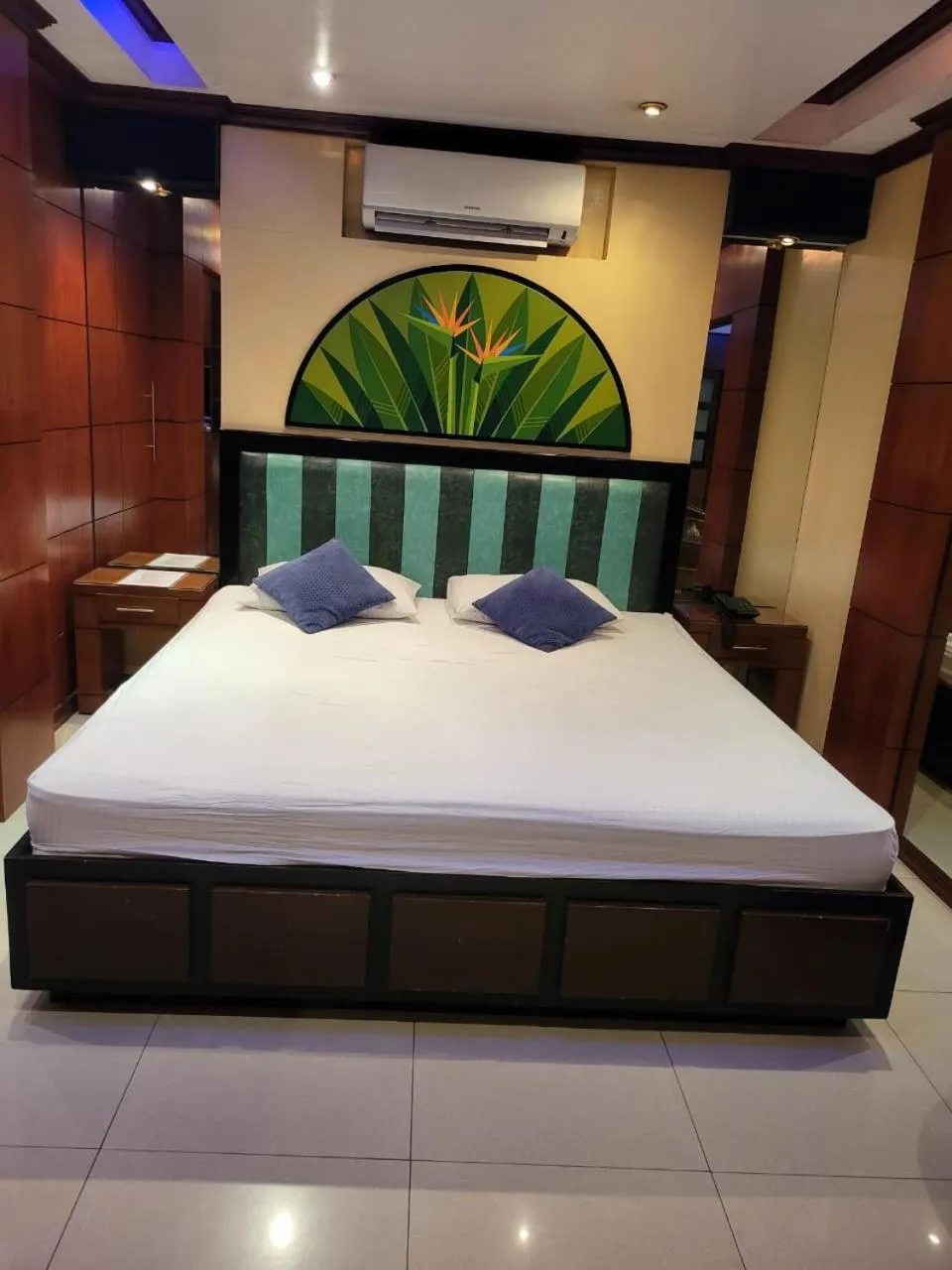 Bed in Fields Palace Hotel