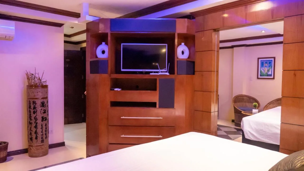 Bed in Fields Palace Hotel