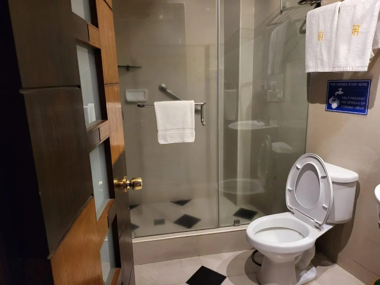 Bathroom in Fields Palace Hotel