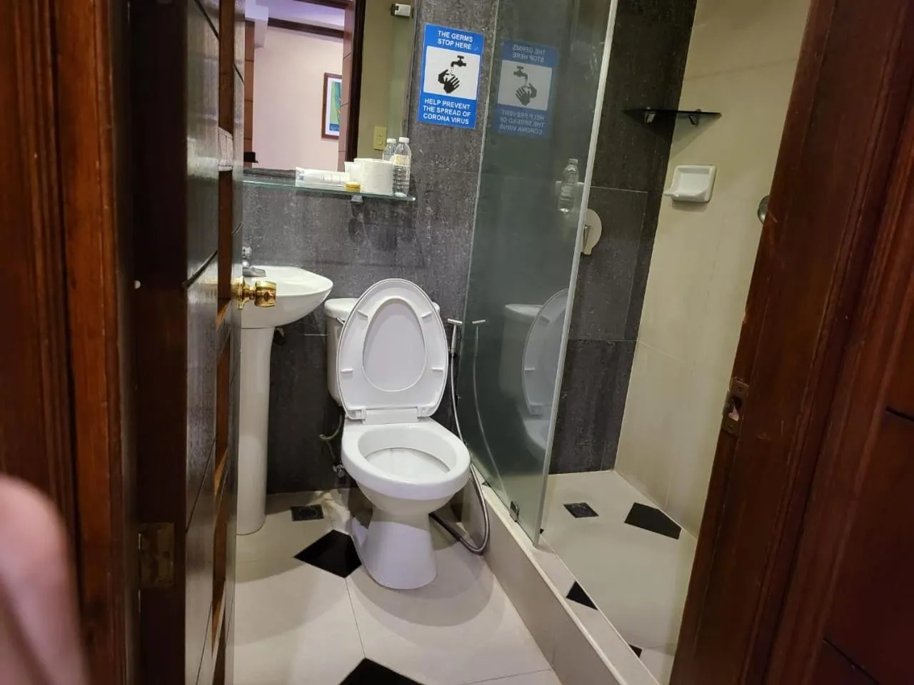 Bathroom in Fields Palace Hotel