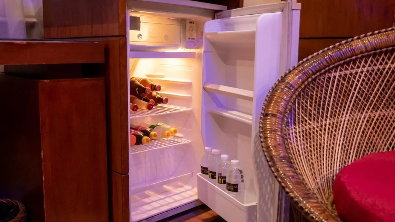 minibar in Fields Palace Hotel