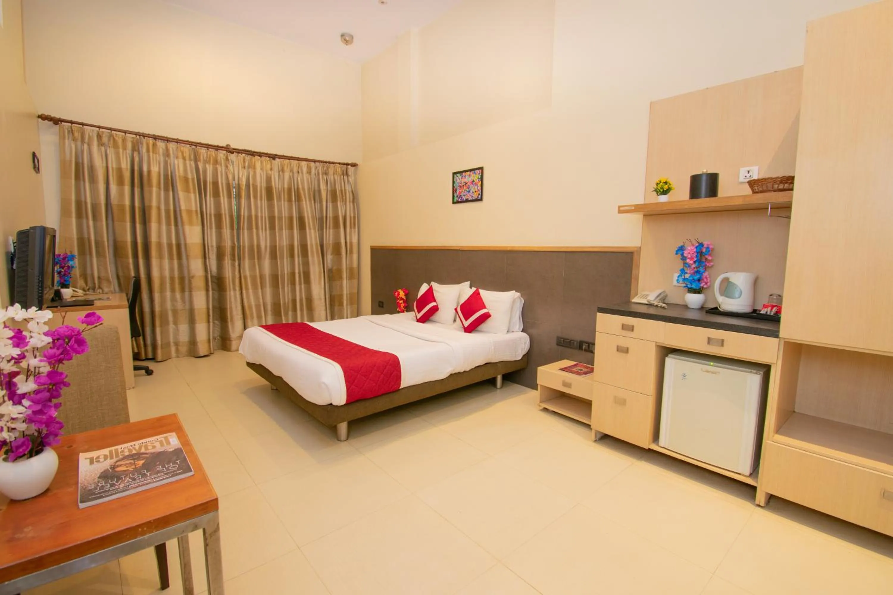 Photo of the whole room, Bed in Octave Koregaon Park