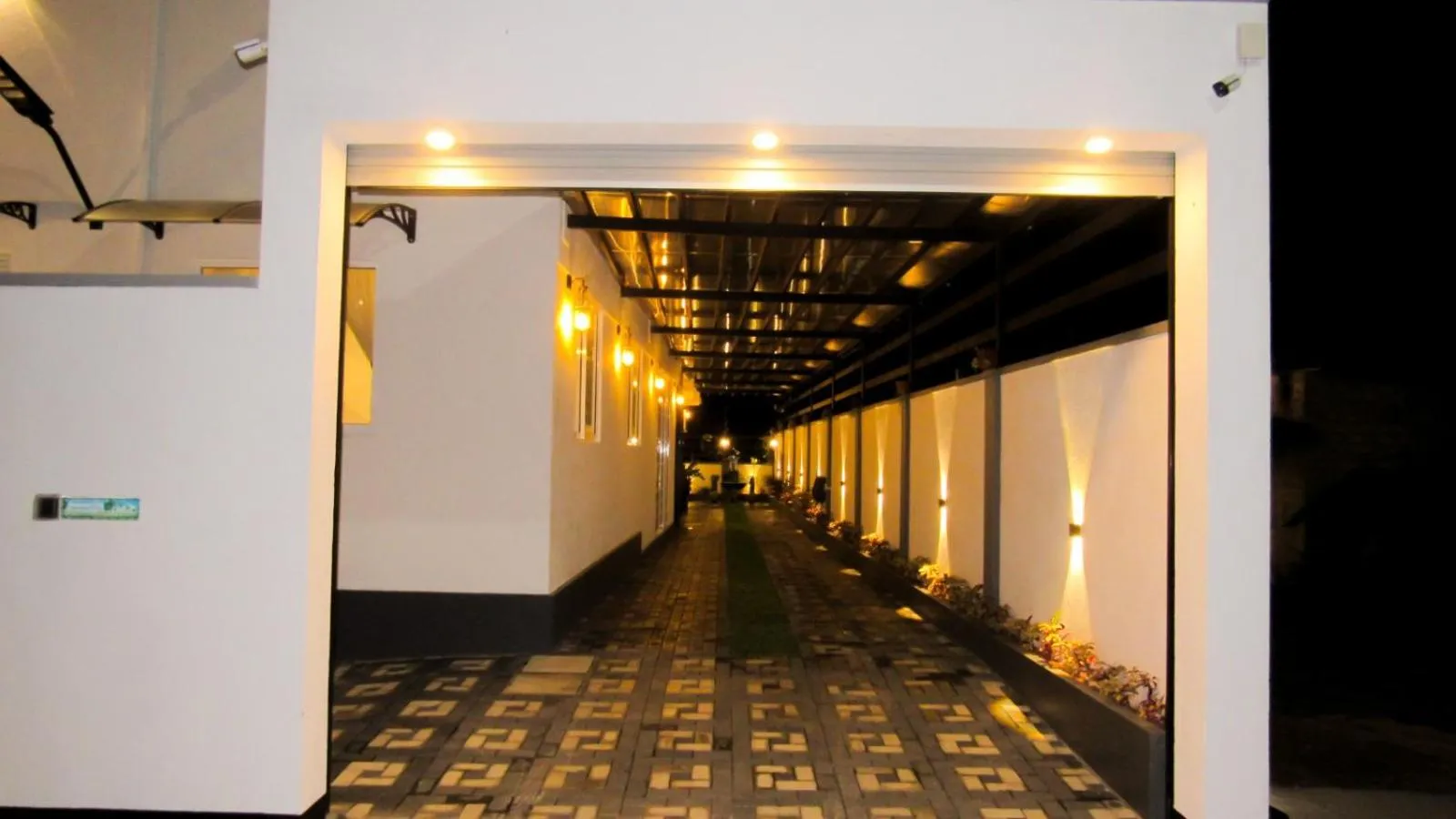 Parking in Airport Faith Hotel