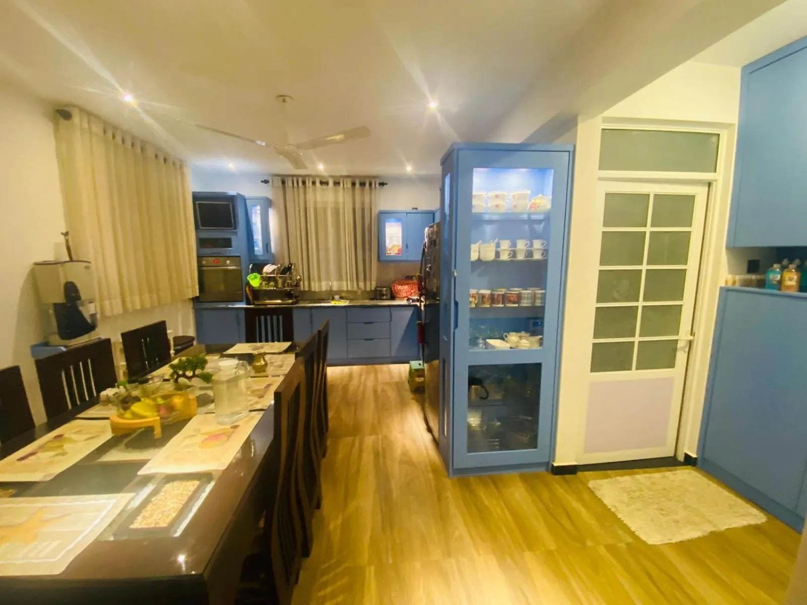 kitchen in Airport Faith Hotel